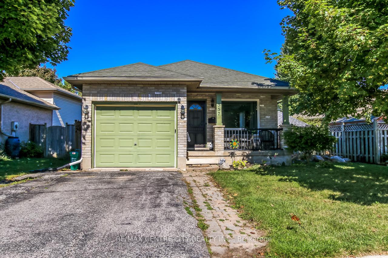 Photo 1 of 557 Wellington Street, St. Thomas — HOMEH