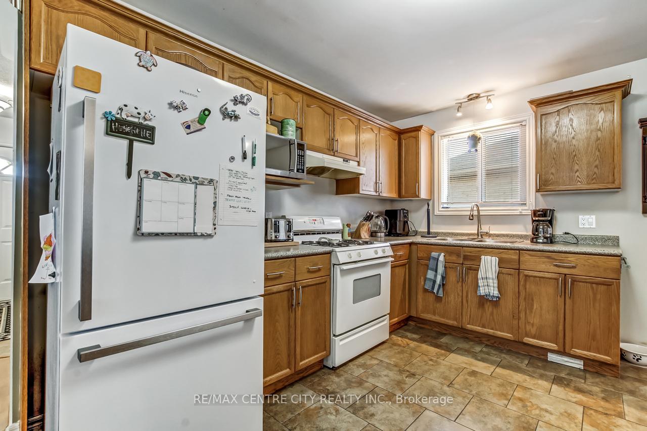 Photo 7 of 557 Wellington Street, St. Thomas — HOMEH