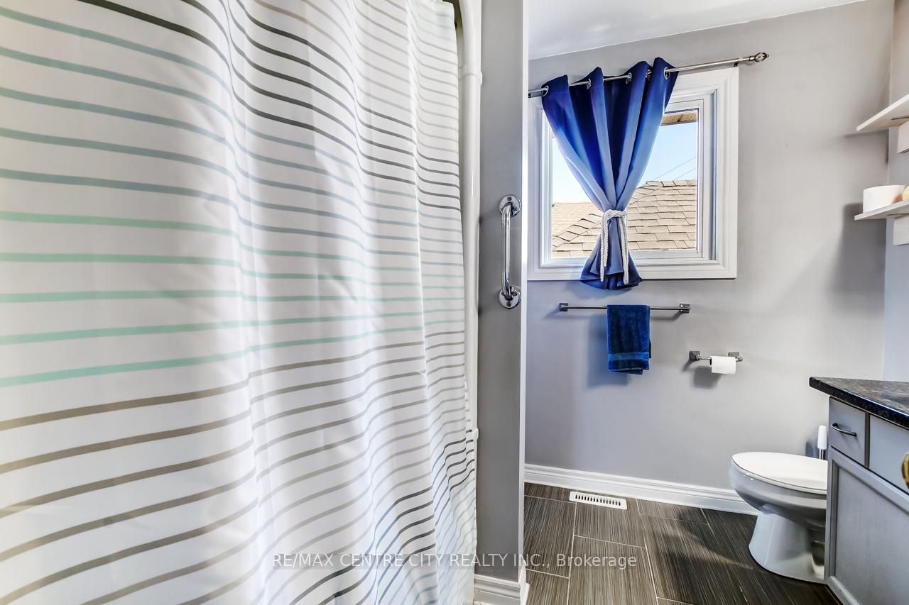 Photo 10 of 557 Wellington Street, St. Thomas — HOMEH