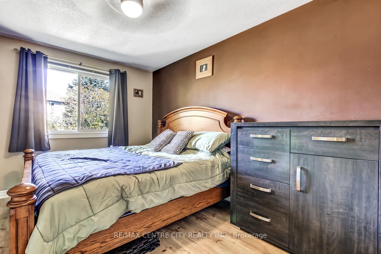 Photo 12 of 557 Wellington Street, St. Thomas — HOMEH