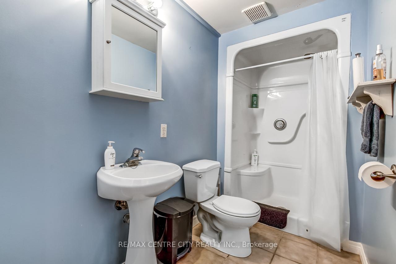 Photo 17 of 557 Wellington Street, St. Thomas — HOMEH