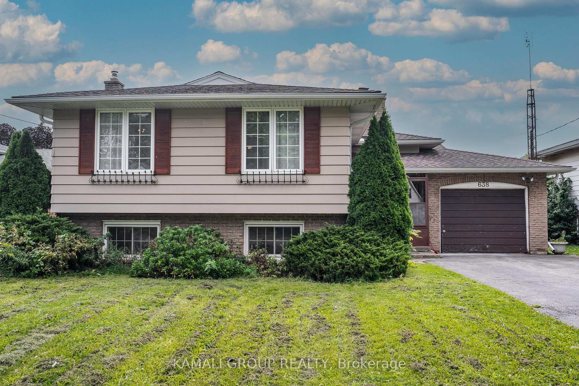 Photo 1 of 638 Carlton Street, St. Catharines, Carlton/Bunting — HOMEH