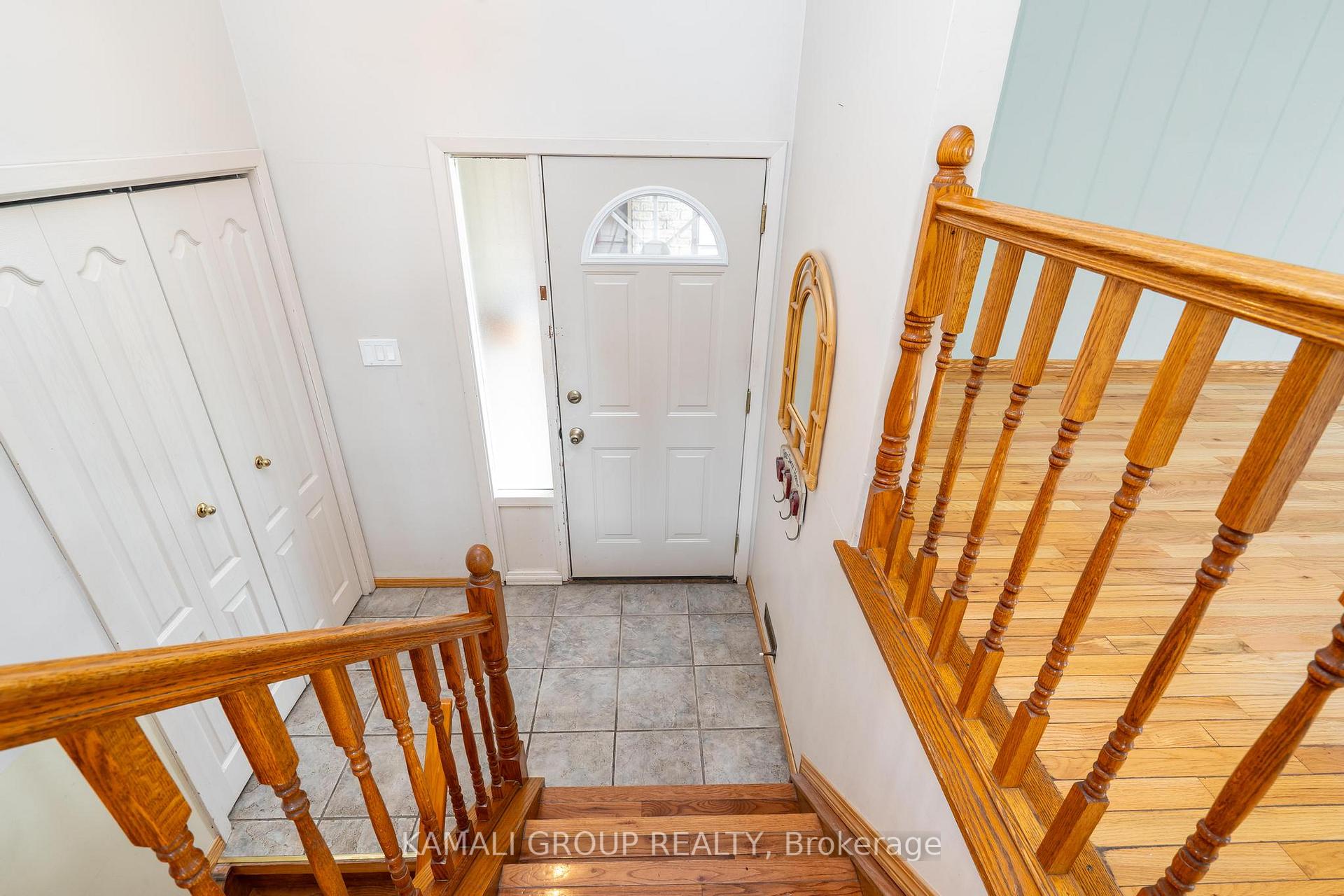 Photo 2 of 638 Carlton Street, St. Catharines, Carlton/Bunting — HOMEH