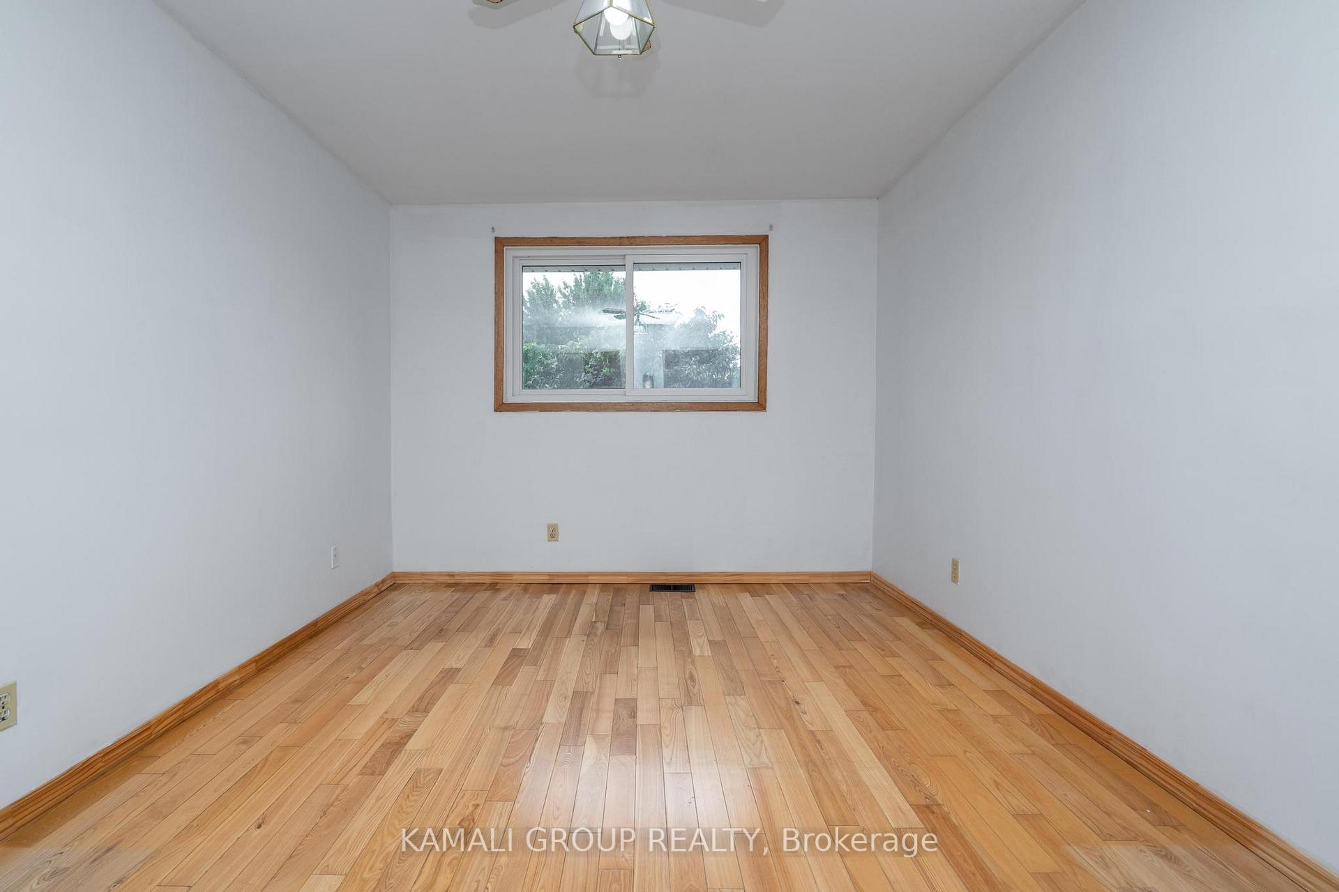 Photo 8 of 638 Carlton Street, St. Catharines, Carlton/Bunting — HOMEH