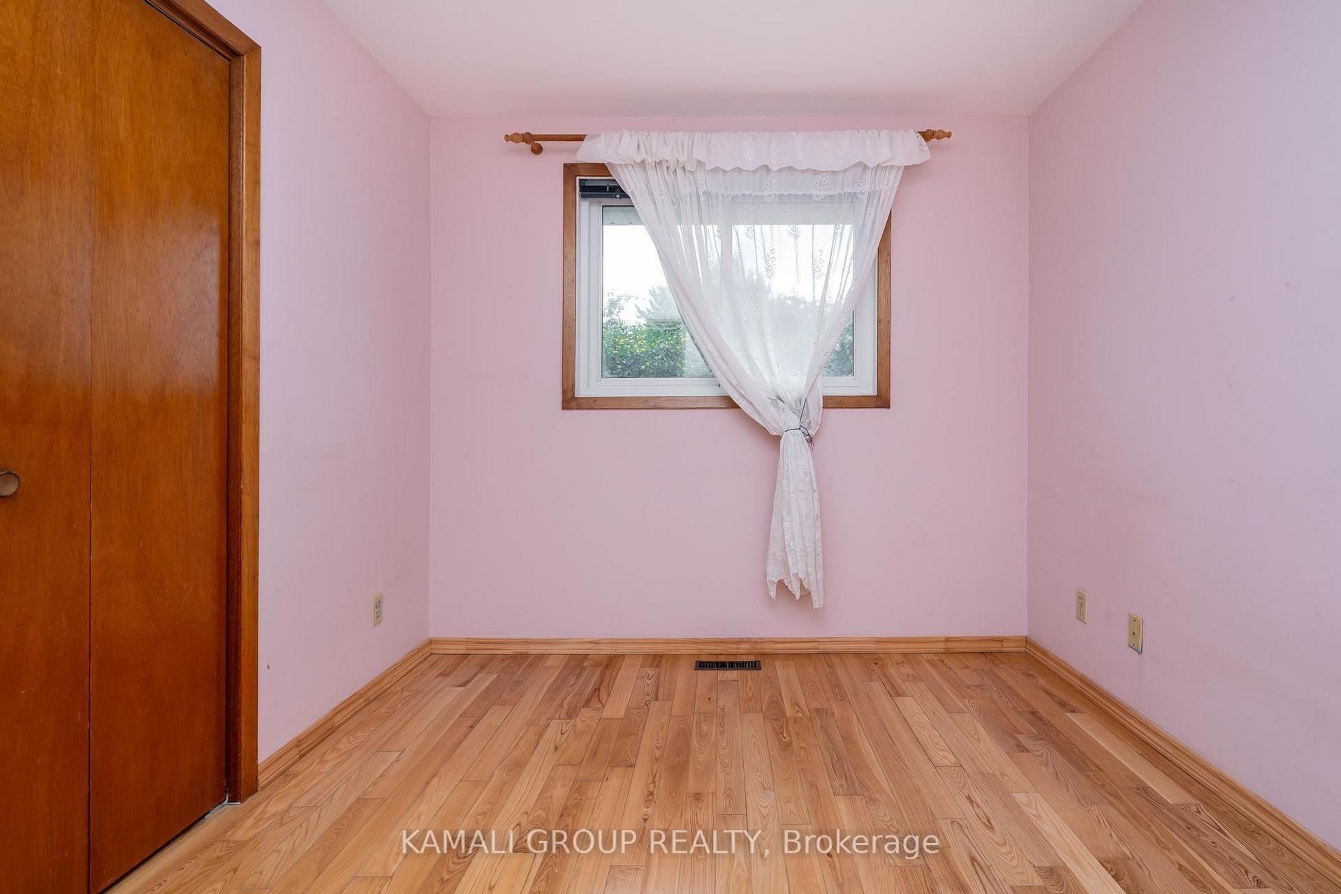 Photo 13 of 638 Carlton Street, St. Catharines, Carlton/Bunting — HOMEH