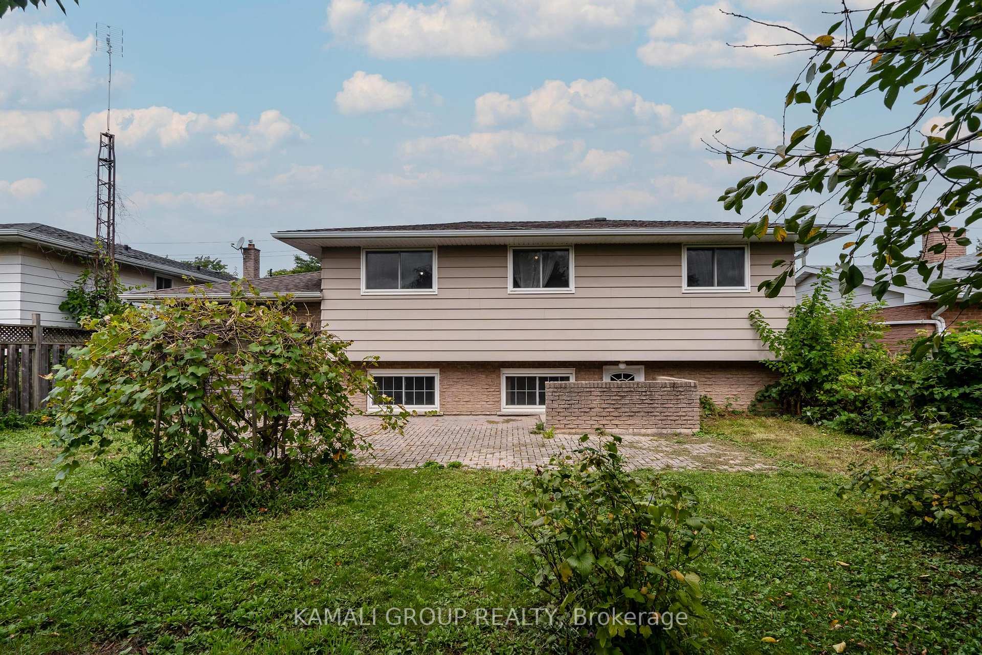 Photo 18 of 638 Carlton Street, St. Catharines, Carlton/Bunting — HOMEH