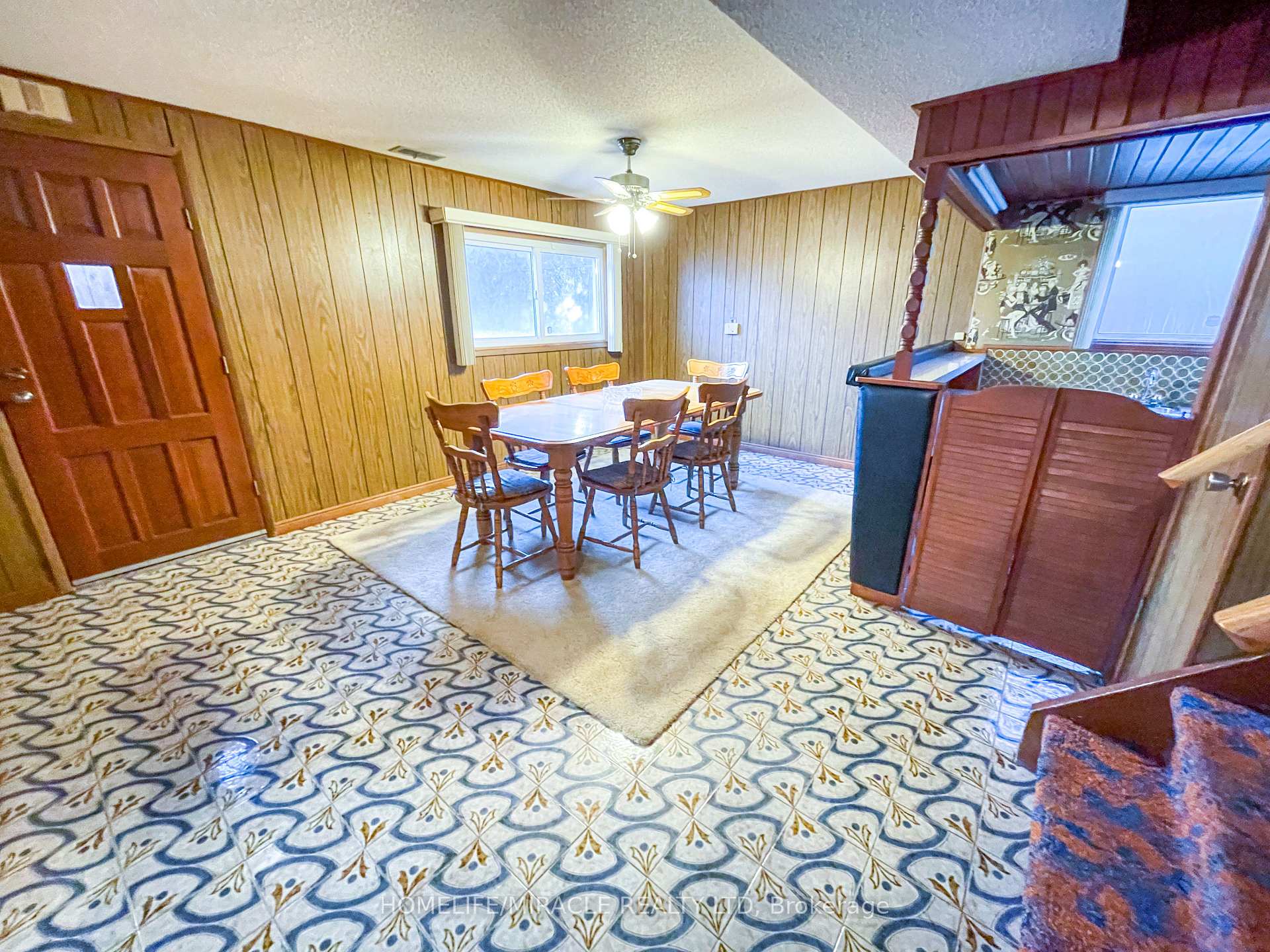 Photo 4 of 20 Drury Crescent, St. Catharines, Carlton/Bunting — HOMEH