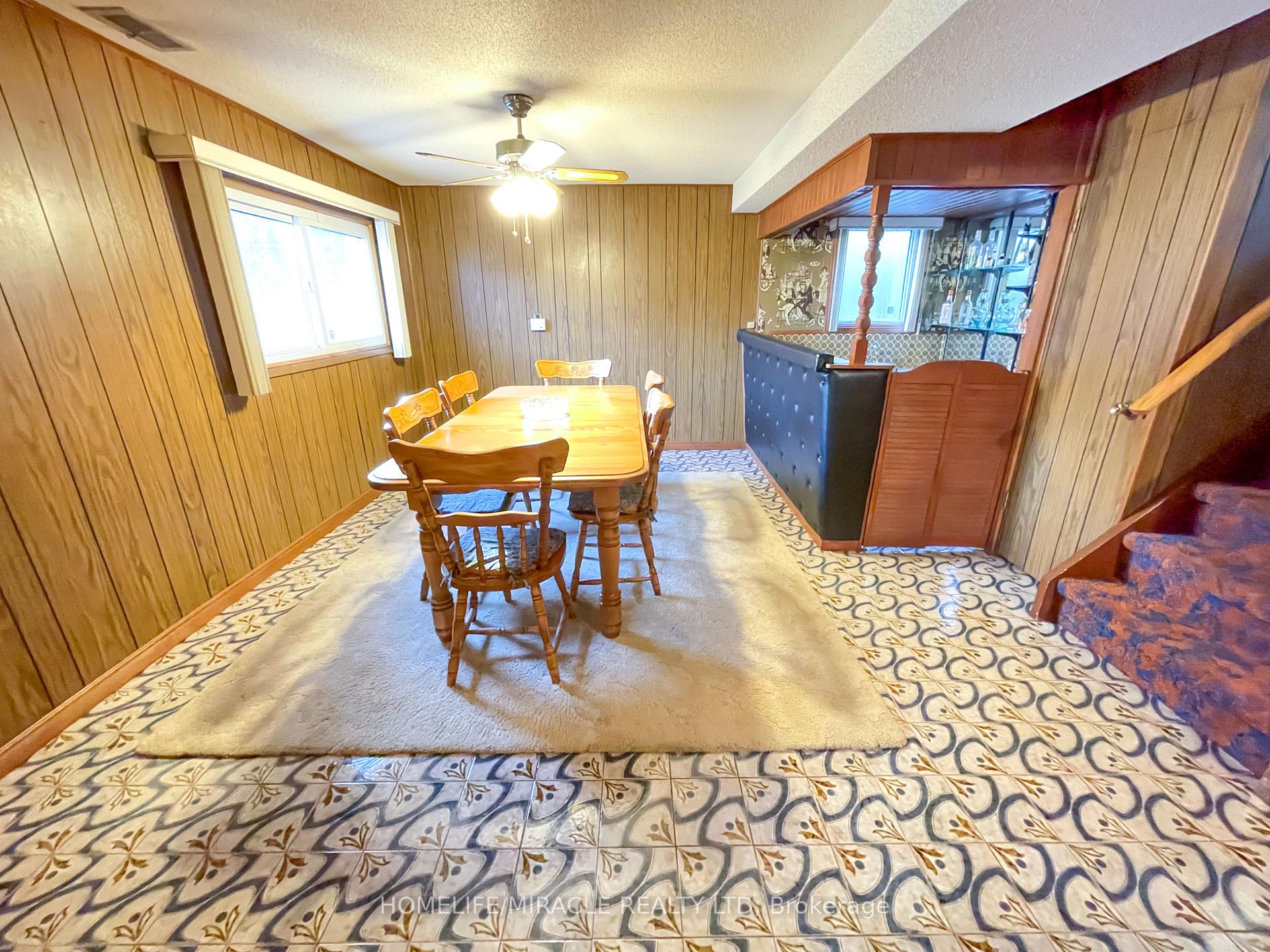 Photo 5 of 20 Drury Crescent, St. Catharines, Carlton/Bunting — HOMEH