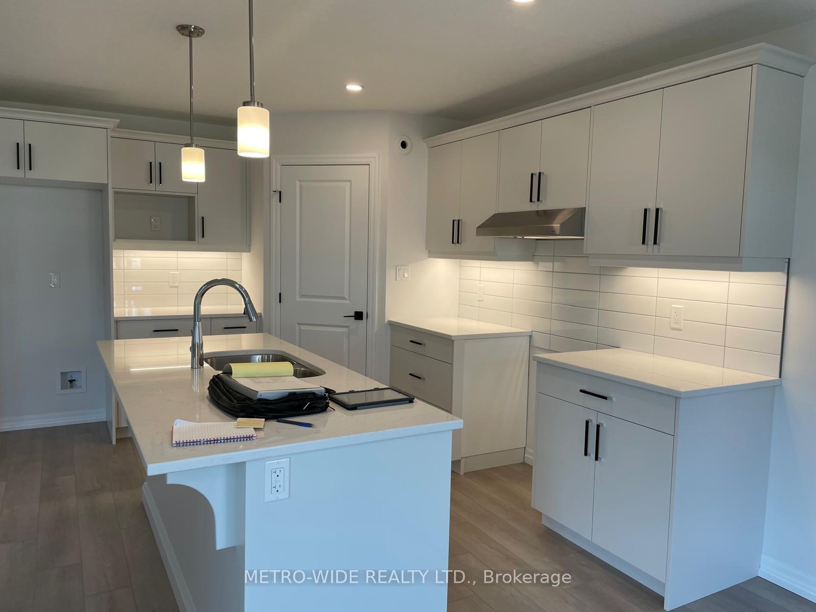 Photo 6 of 11 Silverleaf Path E, St. Thomas — HOMEH