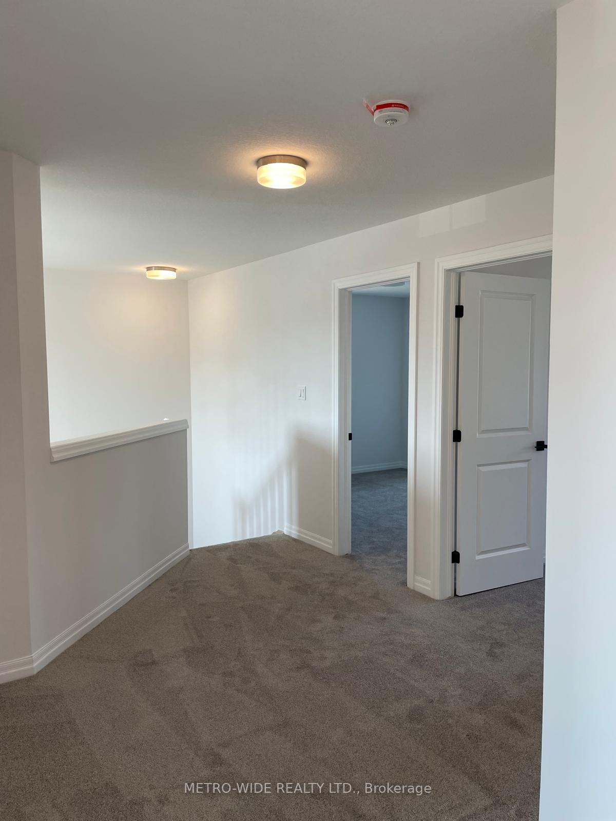 Photo 7 of 11 Silverleaf Path E, St. Thomas — HOMEH