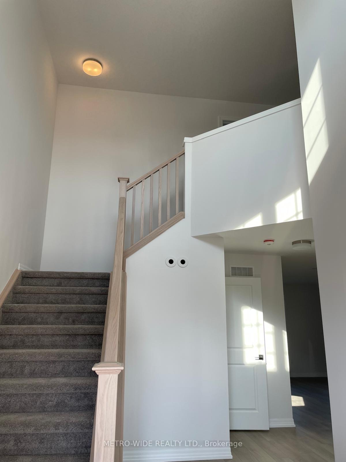 Photo 21 of 11 Silverleaf Path E, St. Thomas — HOMEH