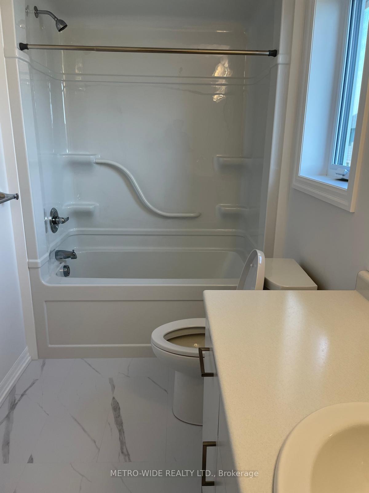 Photo 22 of 11 Silverleaf Path E, St. Thomas — HOMEH