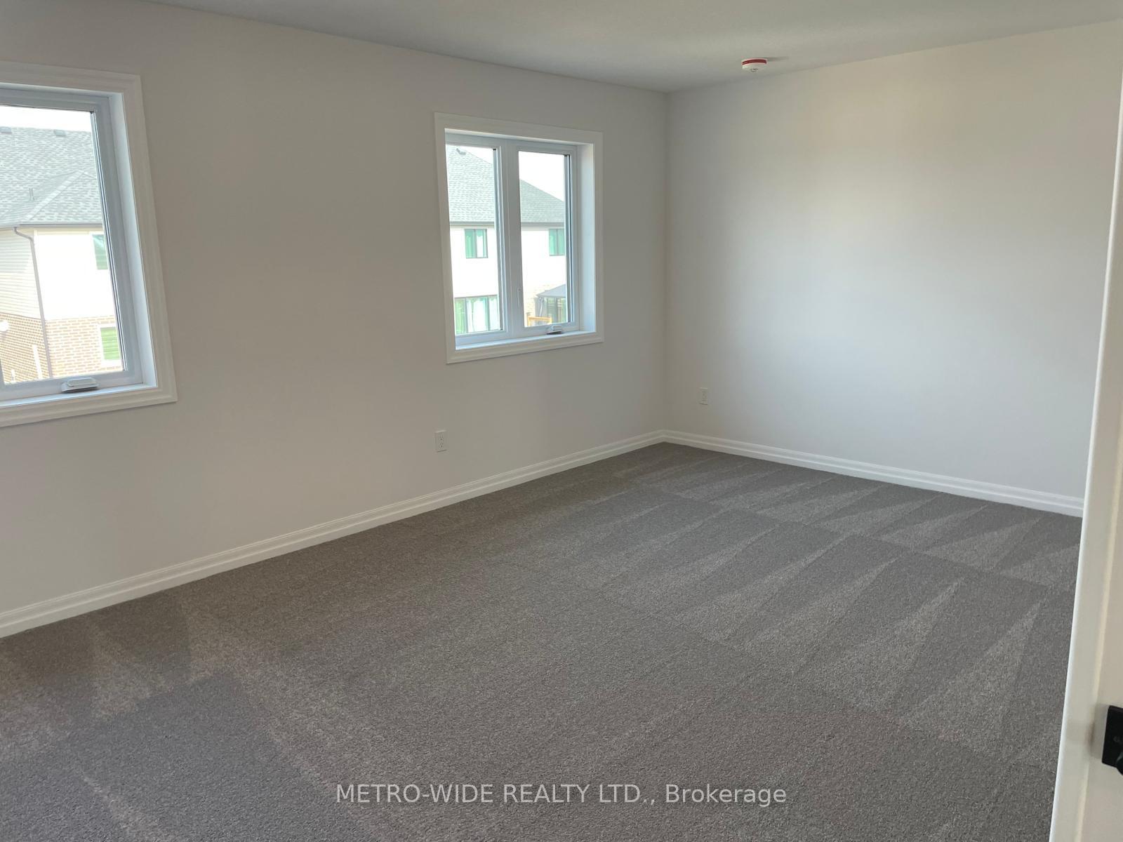 Photo 23 of 11 Silverleaf Path E, St. Thomas — HOMEH