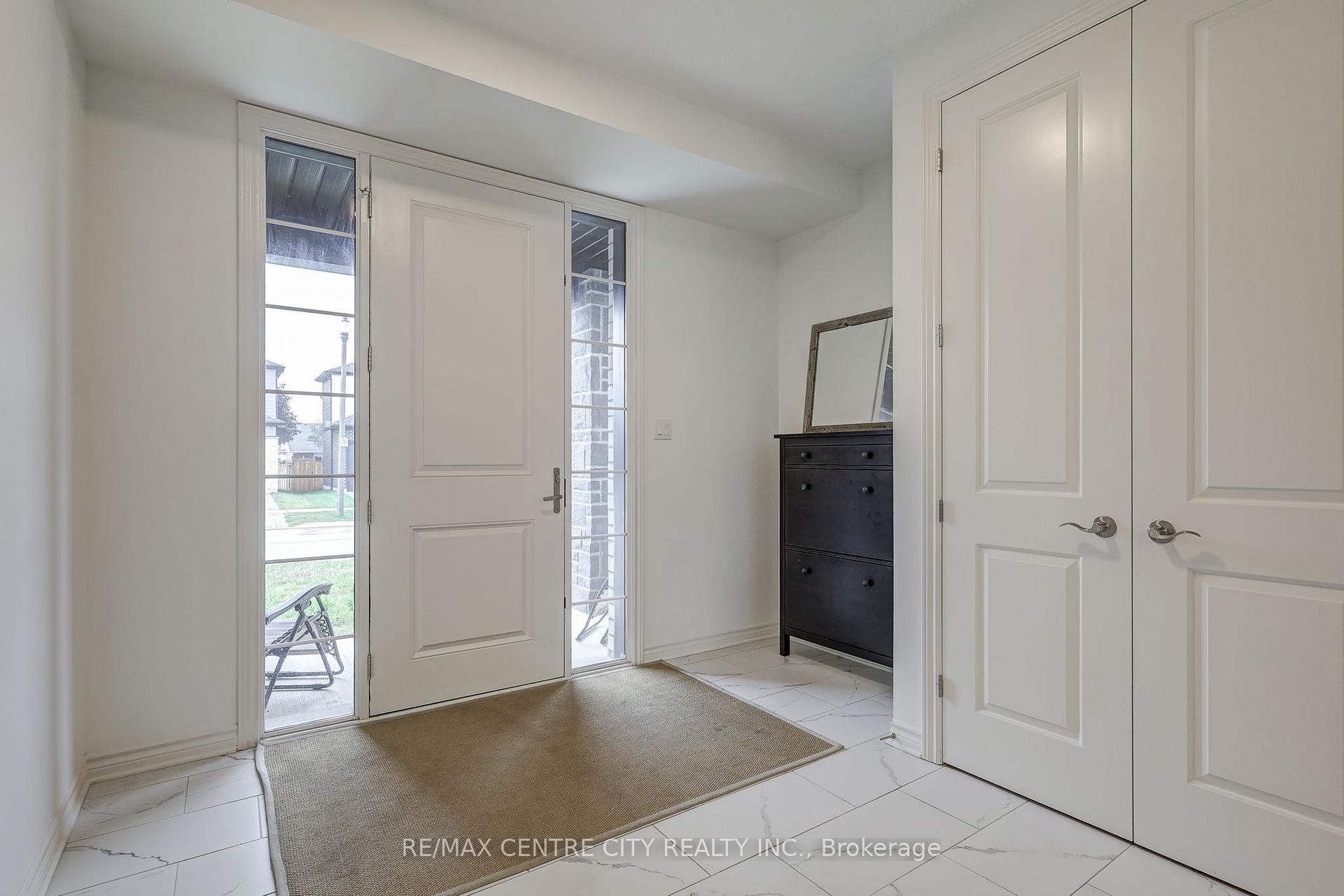 Photo 3 of 15 Welch Court, St. Thomas — HOMEH