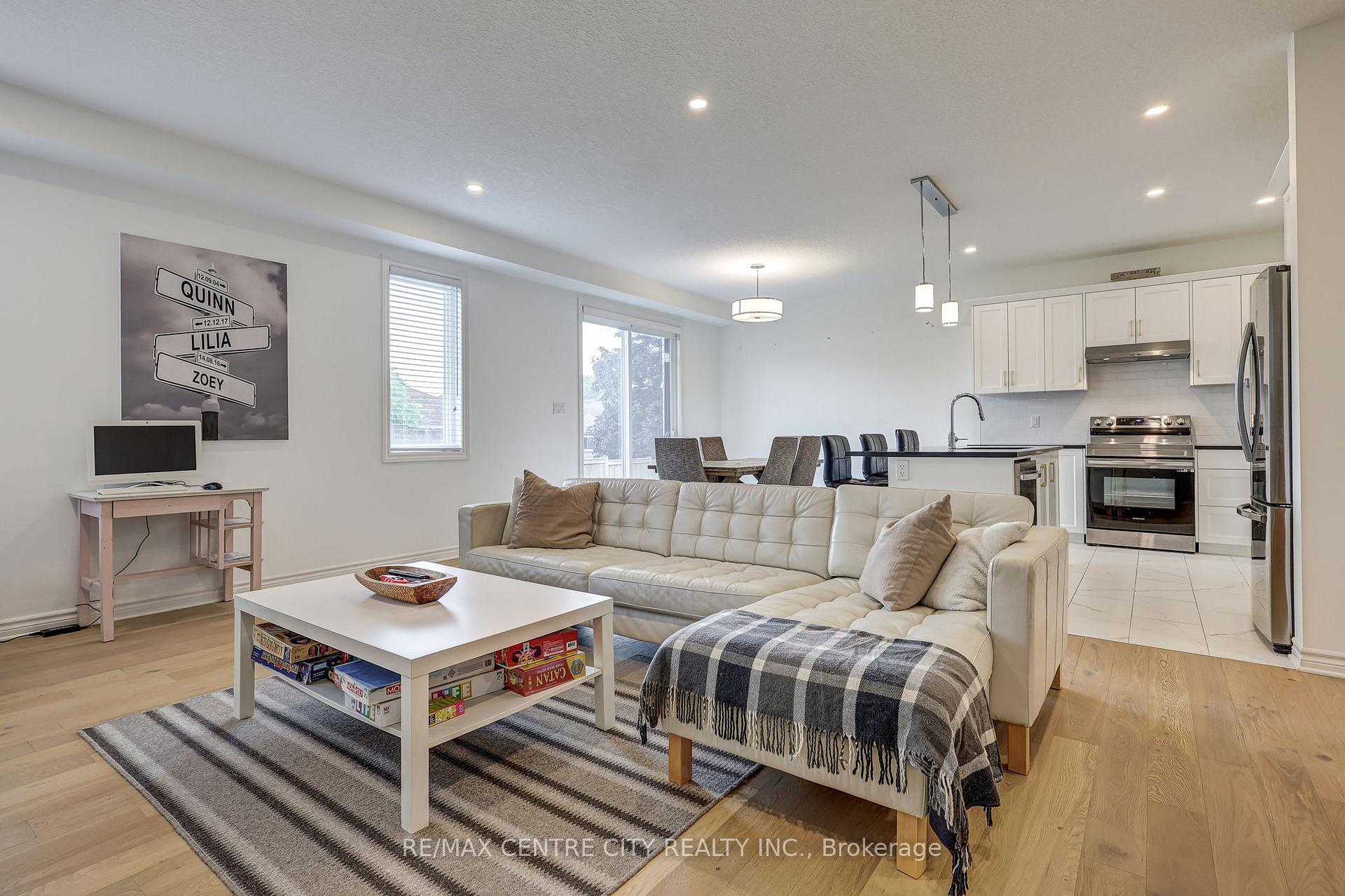 Photo 7 of 15 Welch Court, St. Thomas — HOMEH