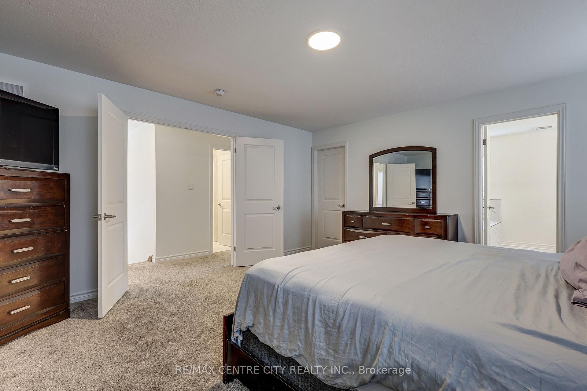 Photo 16 of 15 Welch Court, St. Thomas — HOMEH
