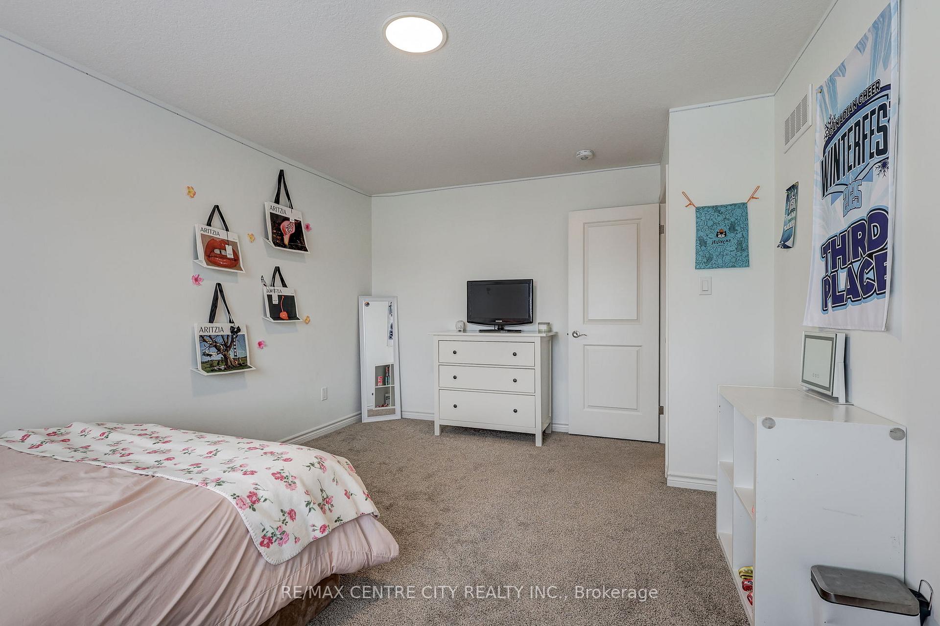 Photo 20 of 15 Welch Court, St. Thomas — HOMEH