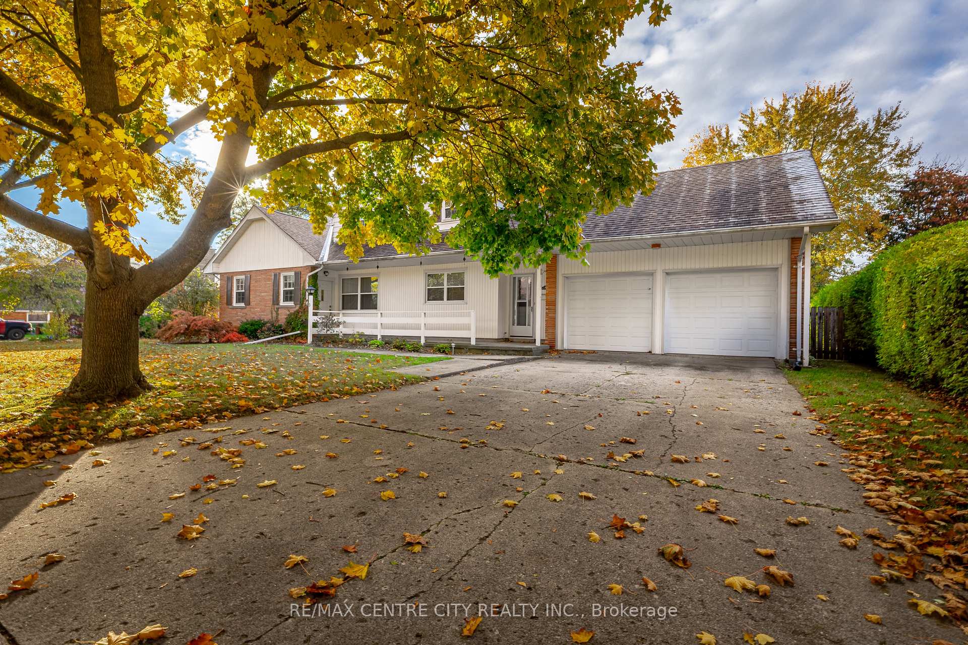 Photo 1 of 3 Gliddon Avenue, St. Thomas — HOMEH