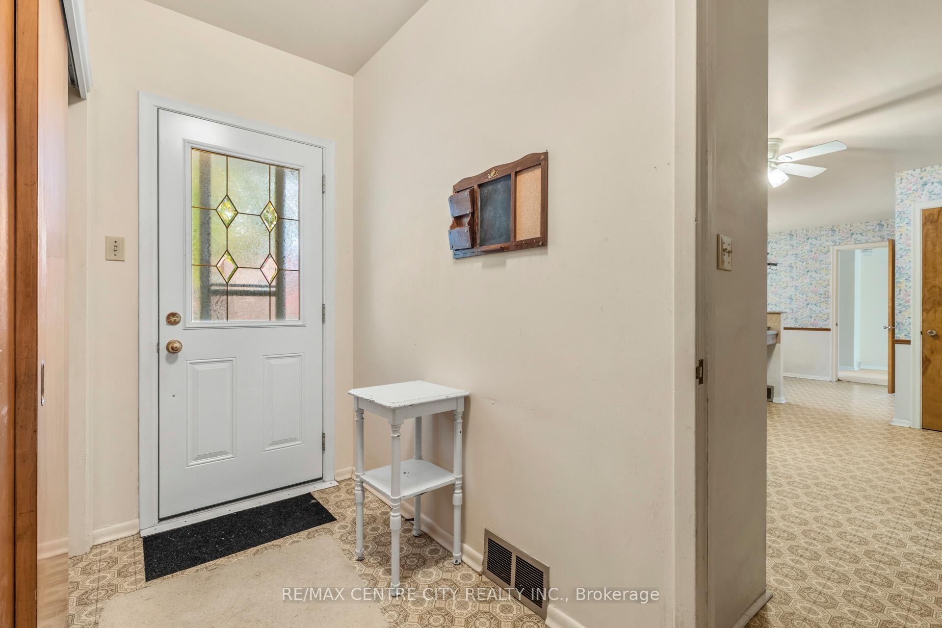 Photo 3 of 3 Gliddon Avenue, St. Thomas — HOMEH