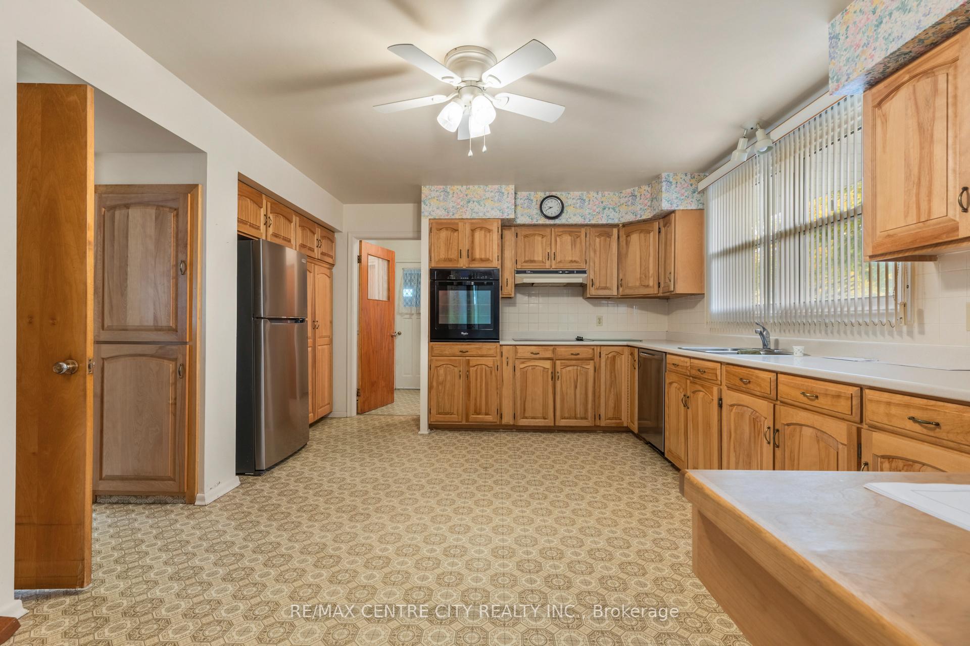 Photo 4 of 3 Gliddon Avenue, St. Thomas — HOMEH