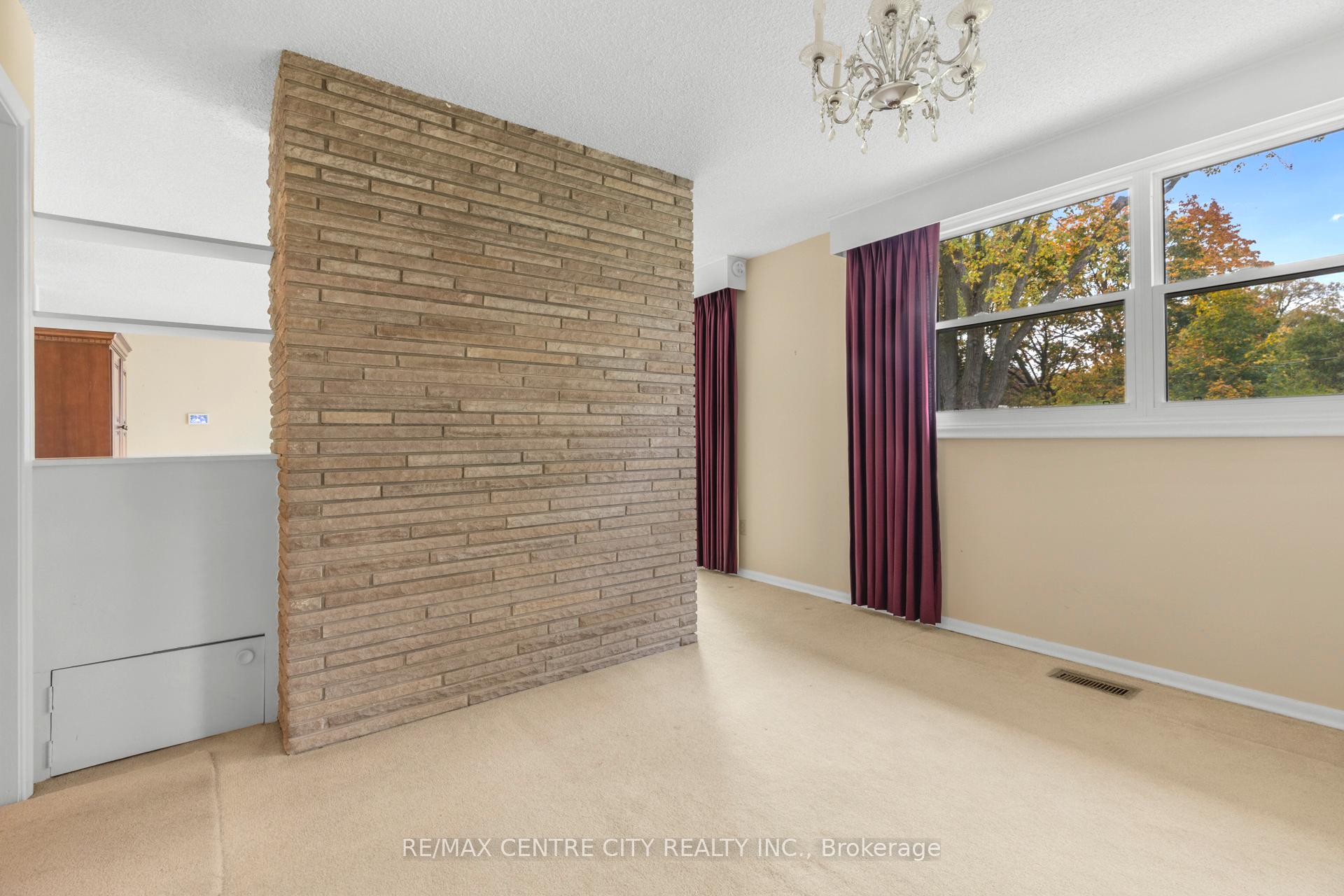 Photo 7 of 3 Gliddon Avenue, St. Thomas — HOMEH