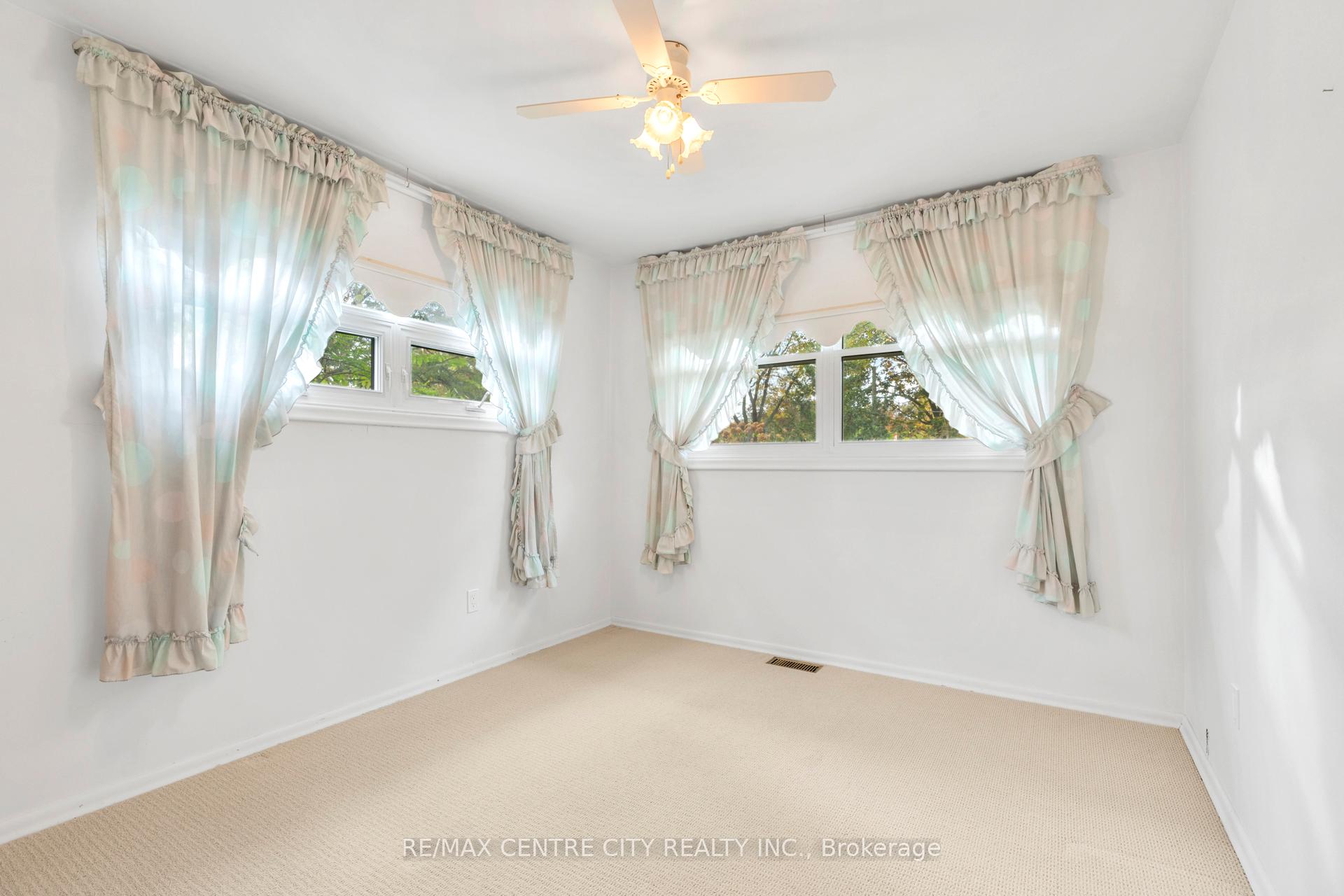 Photo 8 of 3 Gliddon Avenue, St. Thomas — HOMEH