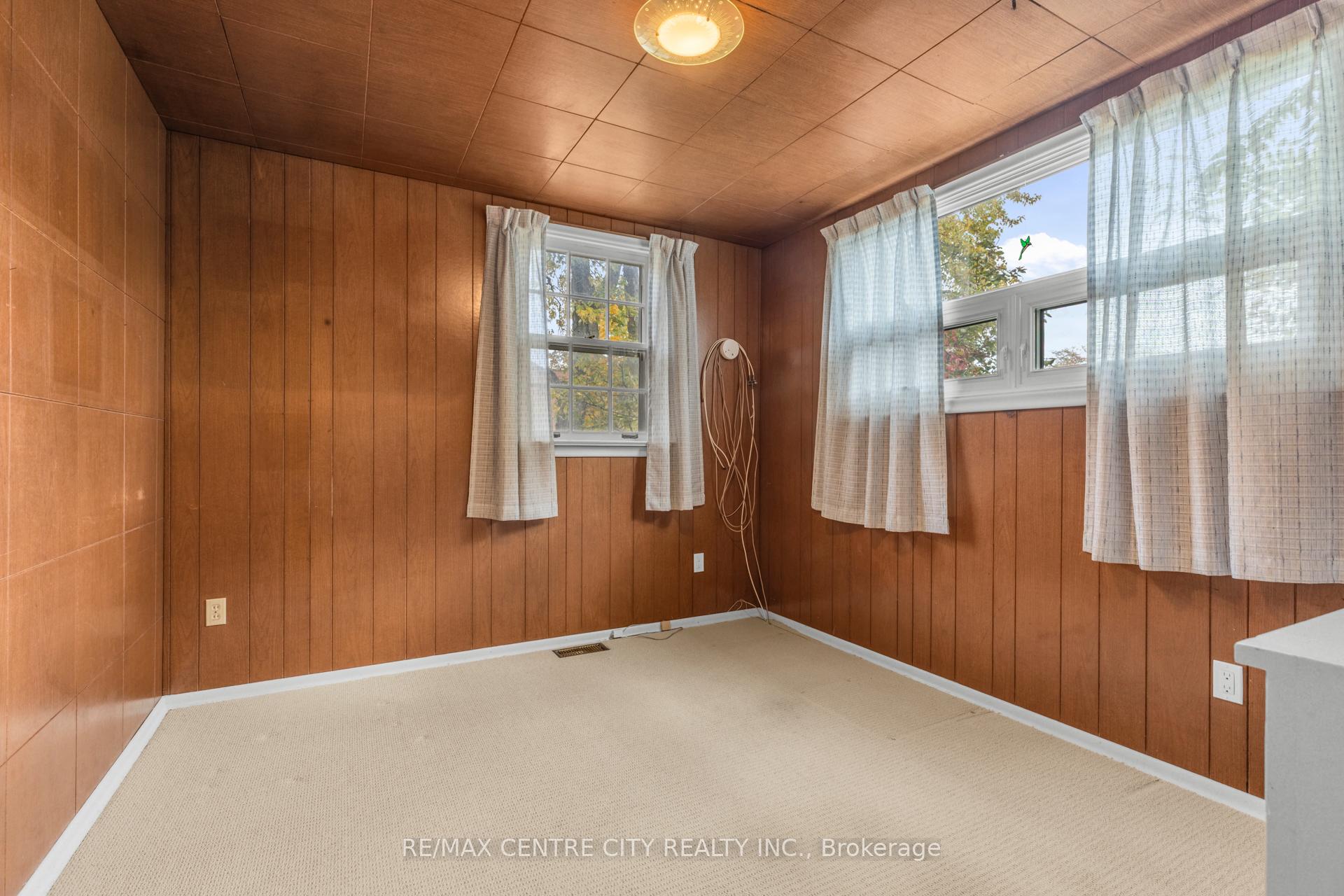 Photo 10 of 3 Gliddon Avenue, St. Thomas — HOMEH