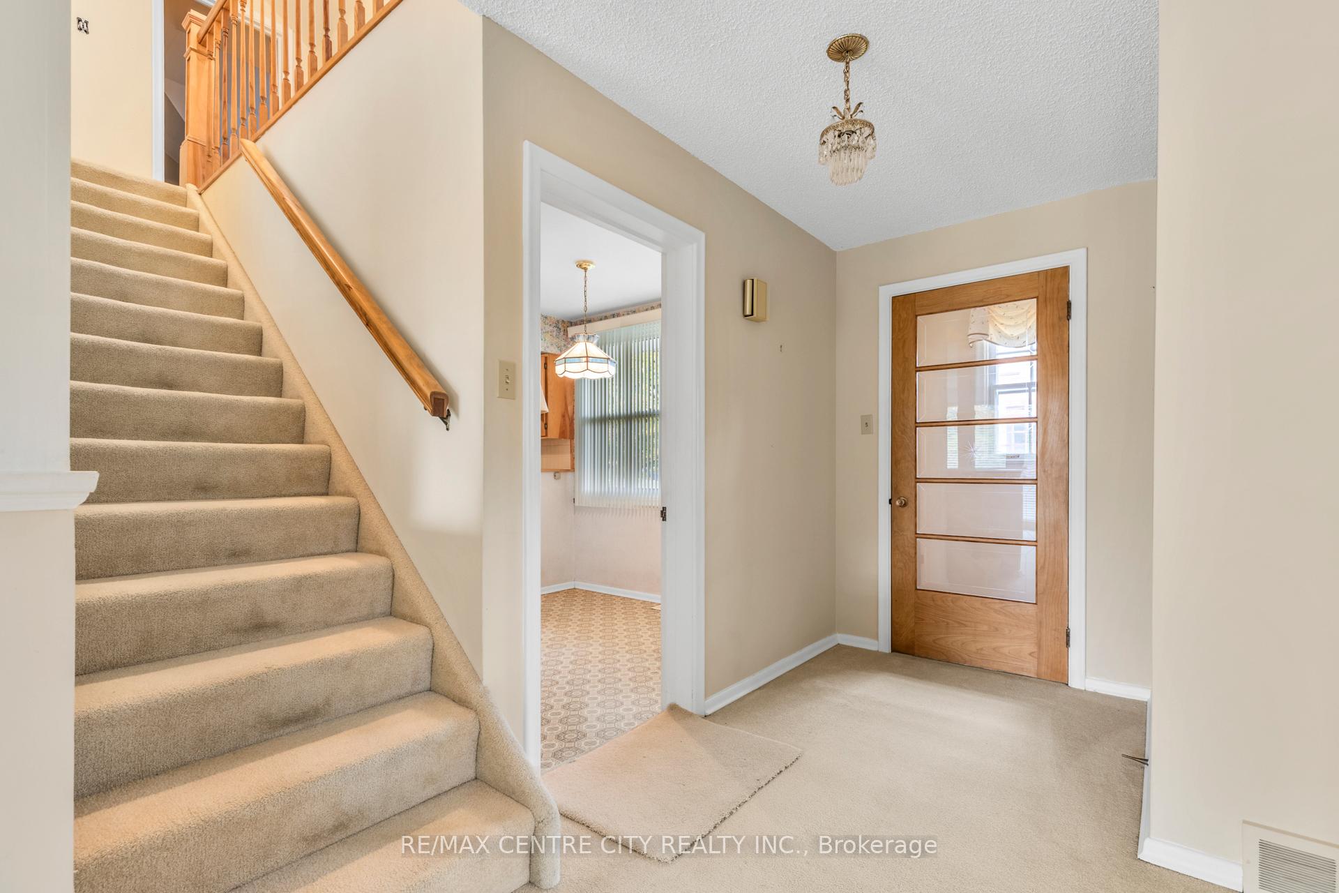 Photo 12 of 3 Gliddon Avenue, St. Thomas — HOMEH