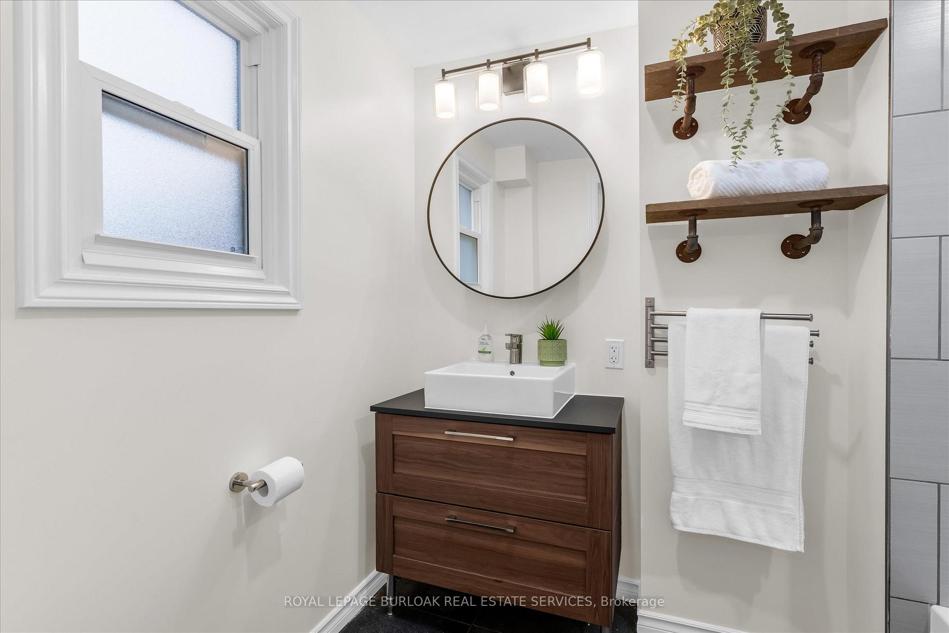 Photo 20 of 52 Junkin Street, St. Catharines, Downtown — HOMEH