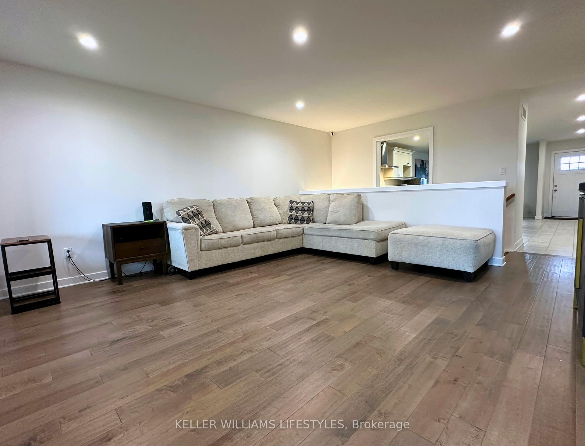 Photo 10 of 64 Styles Drive, St. Thomas — HOMEH