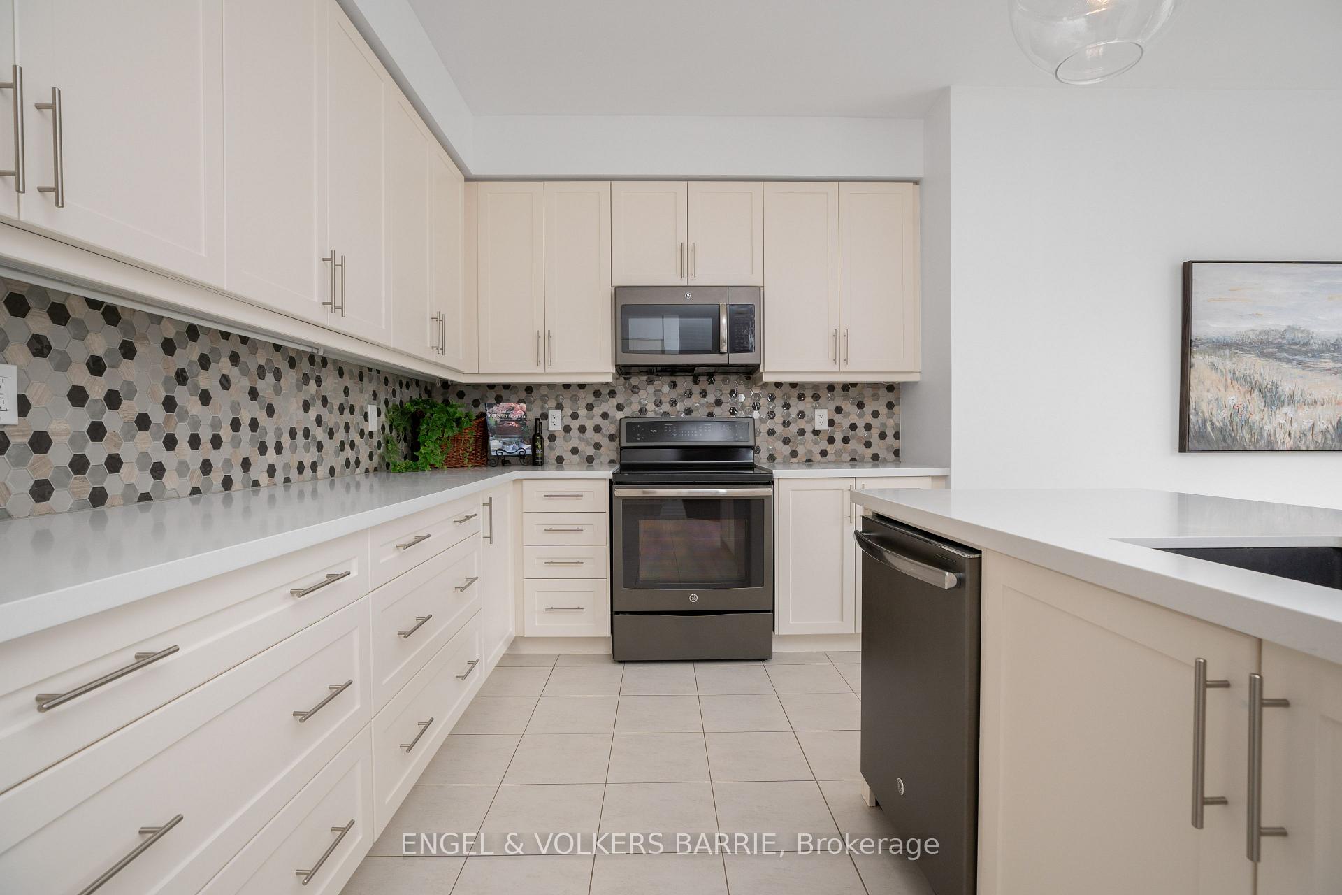 Photo 18 of 61 Oliver's Mill Road, Springwater, Centre Vespra — HOMEH