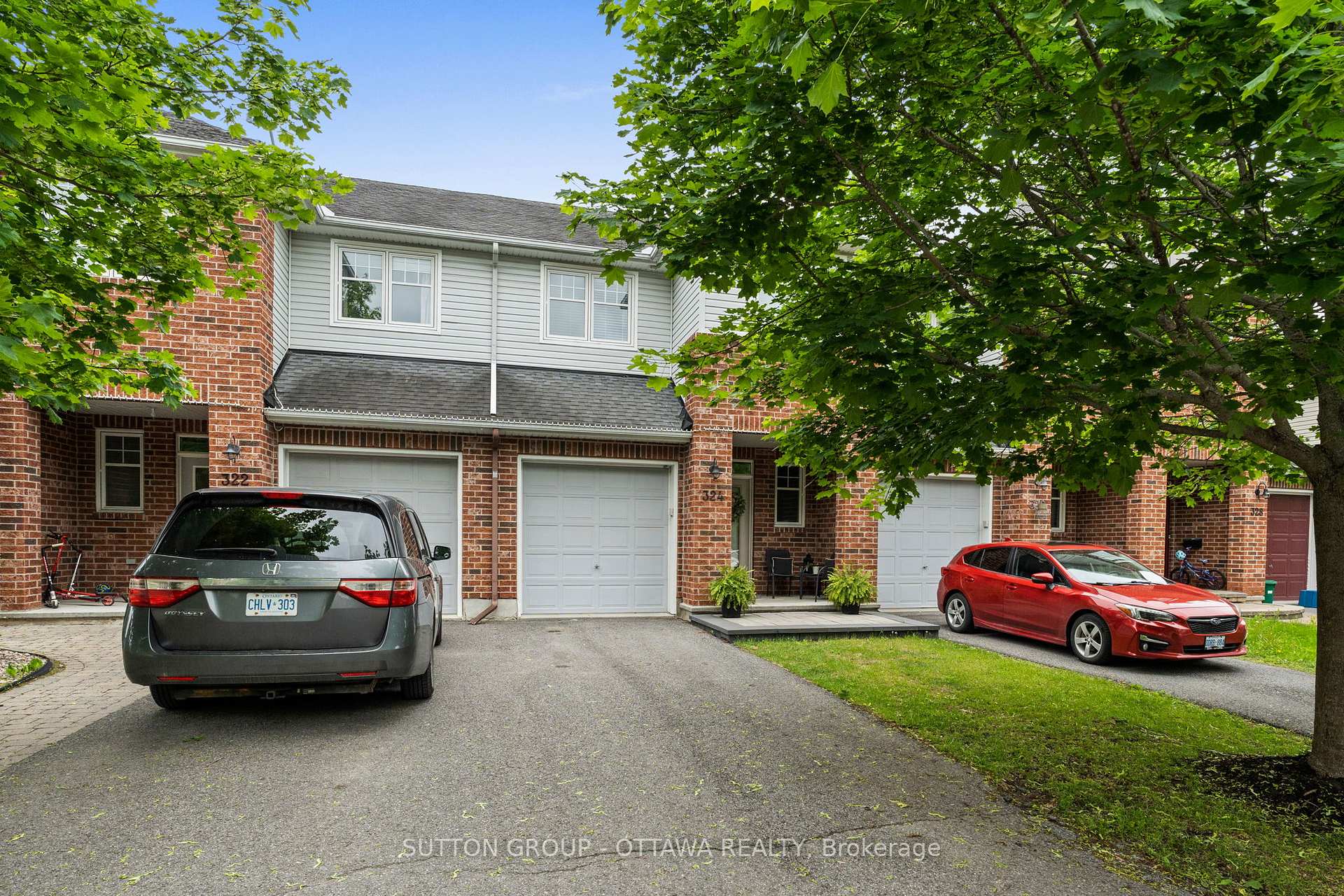 Photo 2 of 324 Horseshoe Crescent, Ottawa, Stittsville (North) — HOMEH