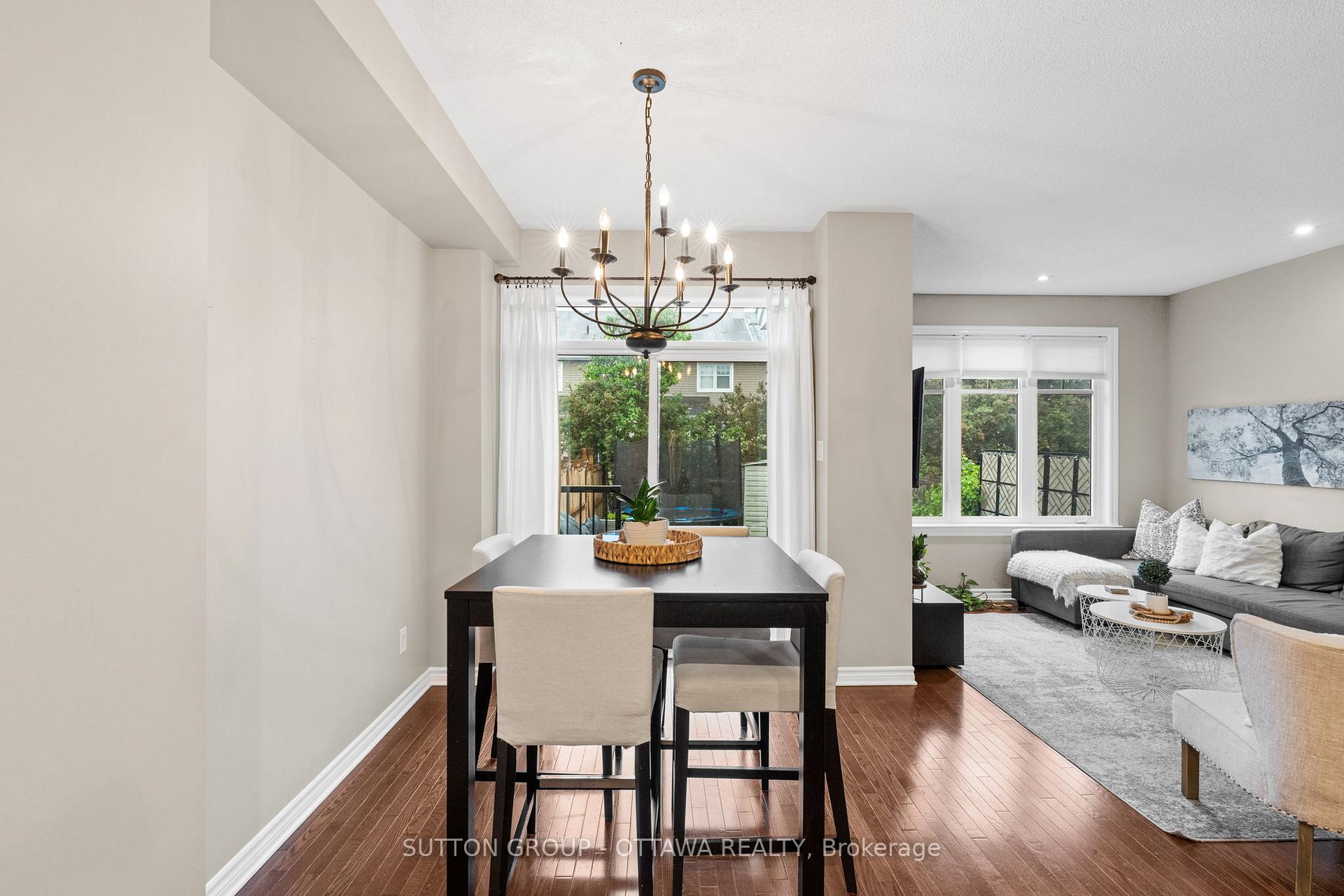 Photo 13 of 324 Horseshoe Crescent, Ottawa, Stittsville (North) — HOMEH