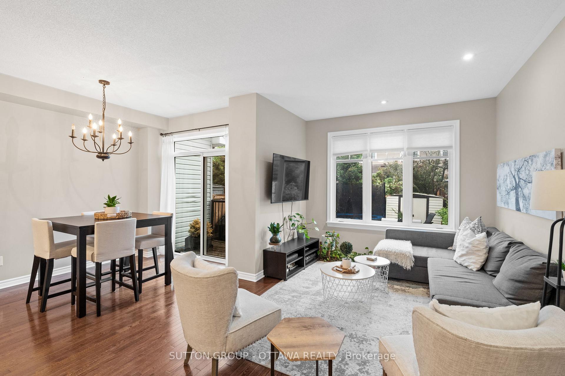 Photo 14 of 324 Horseshoe Crescent, Ottawa, Stittsville (North) — HOMEH