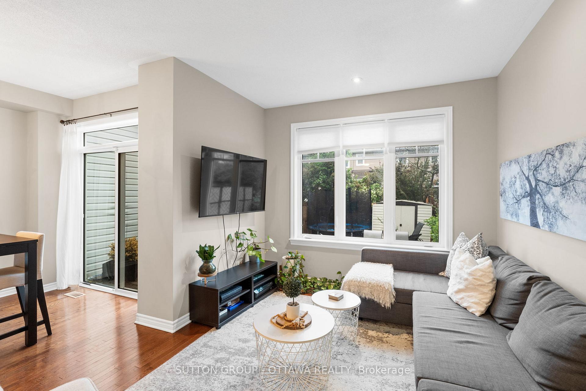 Photo 15 of 324 Horseshoe Crescent, Ottawa, Stittsville (North) — HOMEH