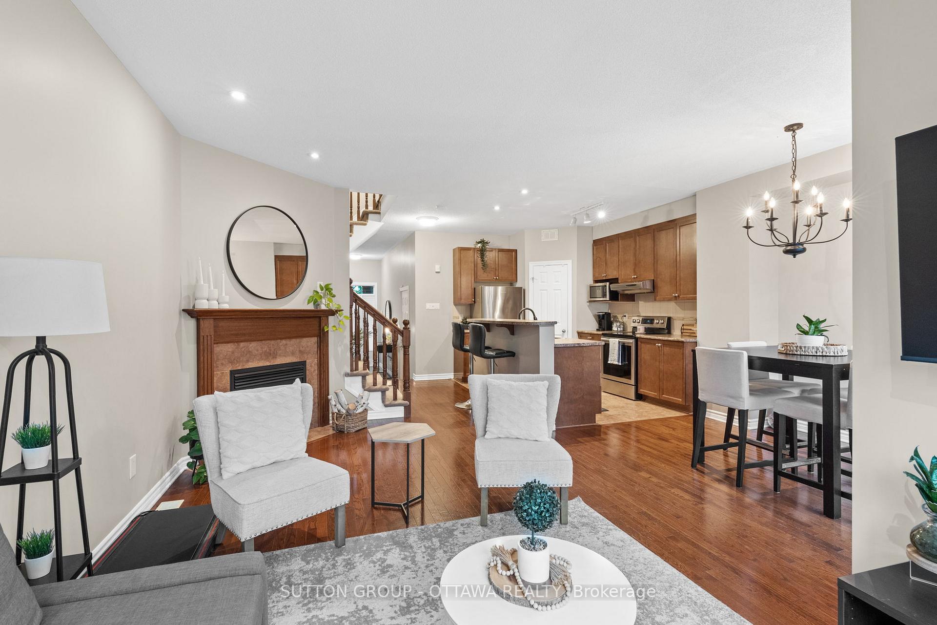 Photo 16 of 324 Horseshoe Crescent, Ottawa, Stittsville (North) — HOMEH