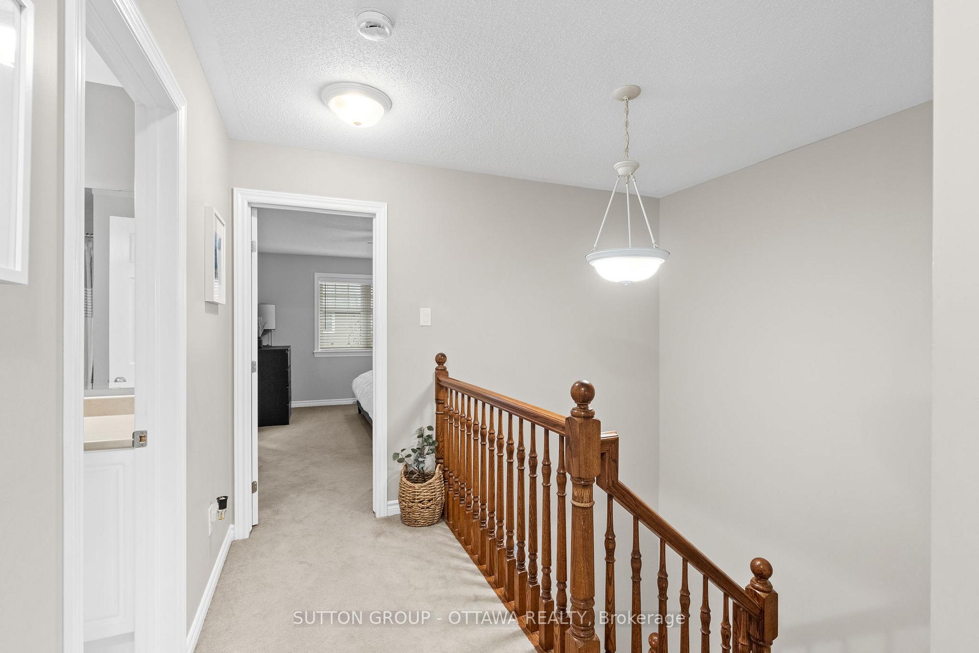 Photo 20 of 324 Horseshoe Crescent, Ottawa, Stittsville (North) — HOMEH