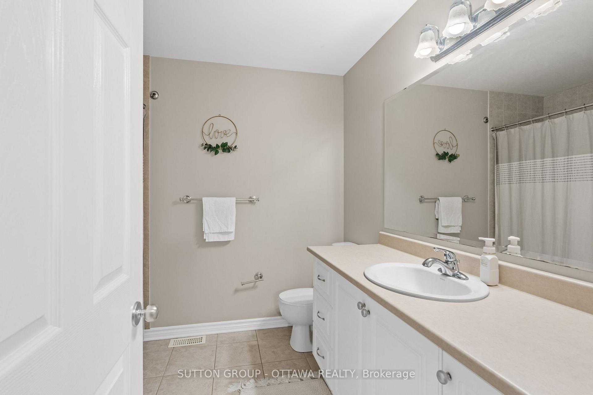 Photo 26 of 324 Horseshoe Crescent, Ottawa, Stittsville (North) — HOMEH