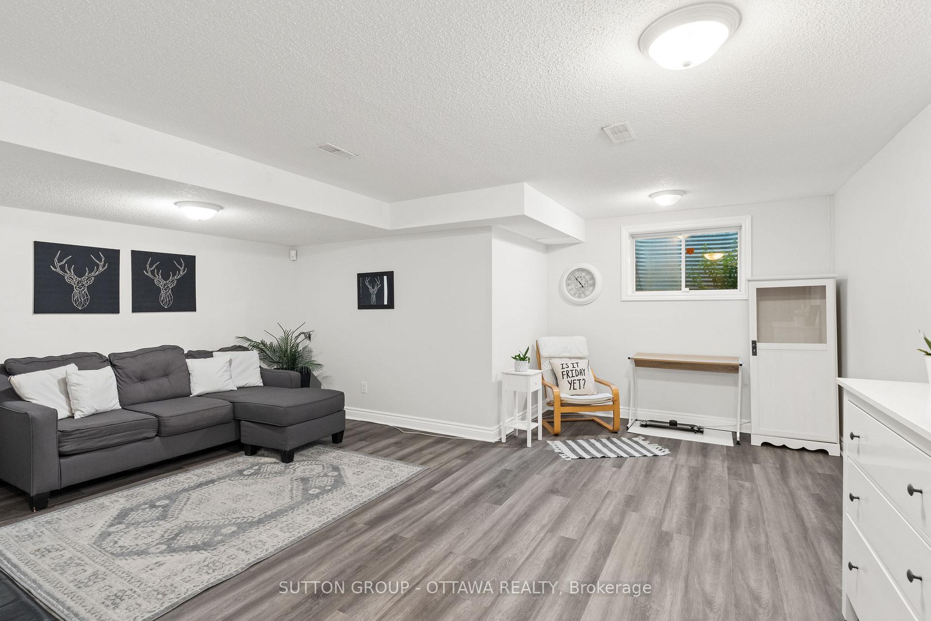 Photo 30 of 324 Horseshoe Crescent, Ottawa, Stittsville (North) — HOMEH