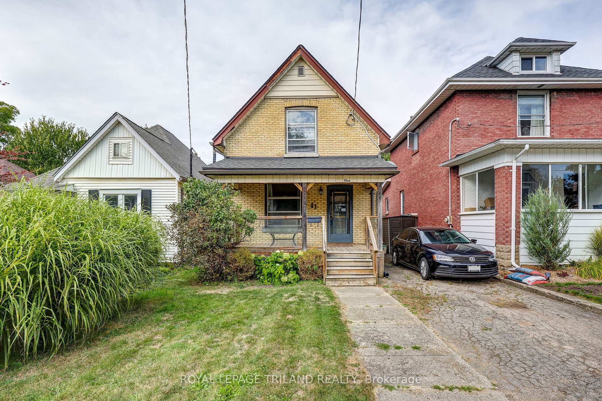 Photo 2 of 41 Chester Street, St. Thomas — HOMEH