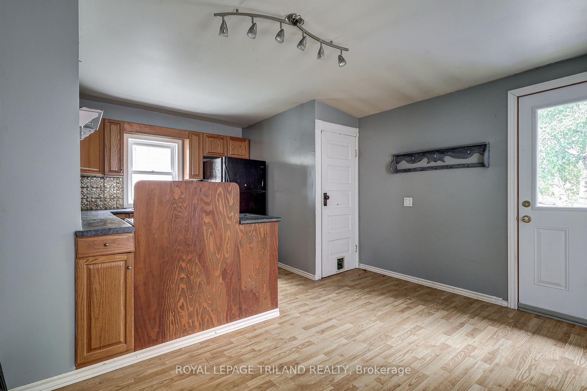 Photo 20 of 41 Chester Street, St. Thomas — HOMEH