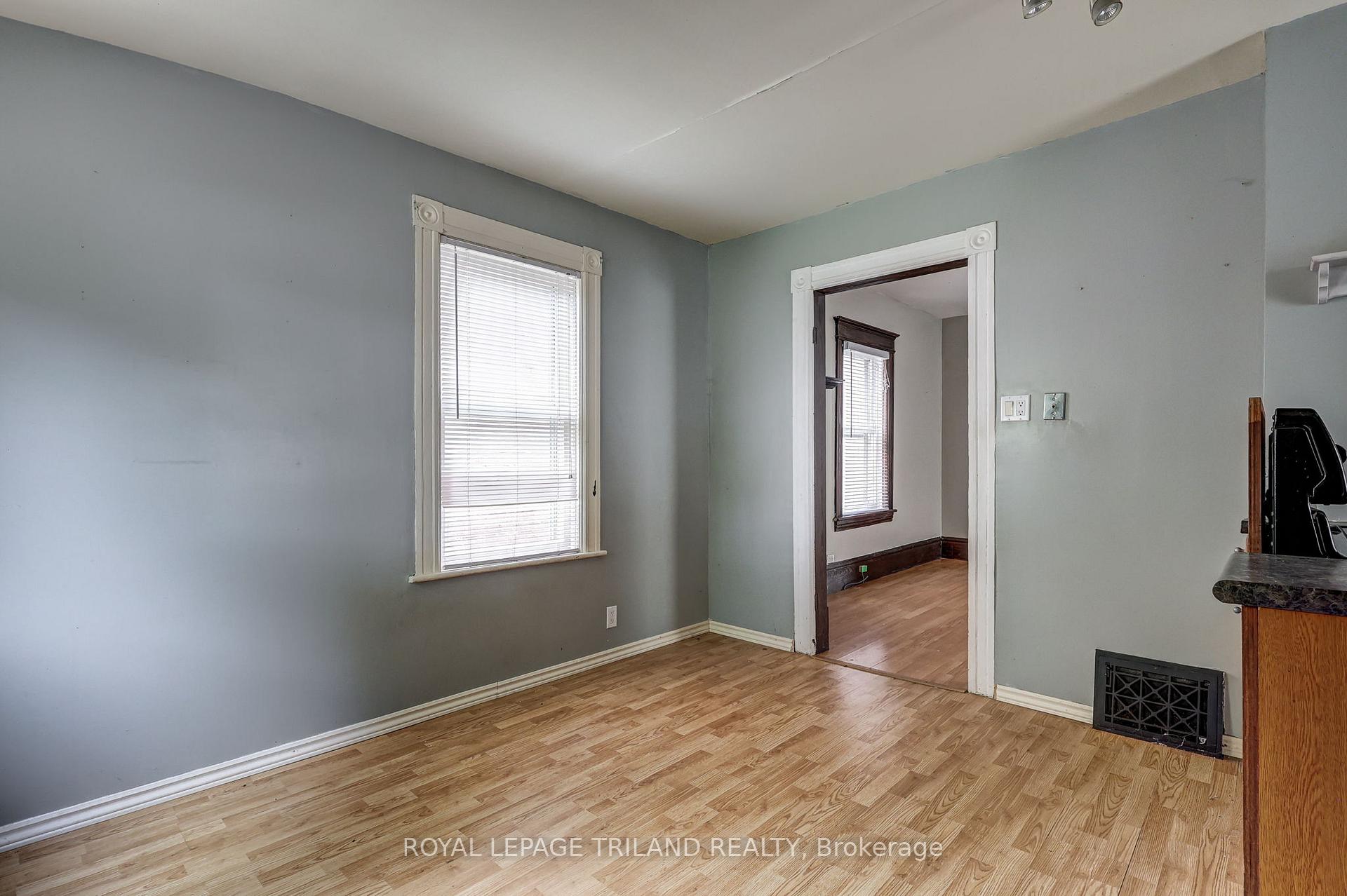Photo 22 of 41 Chester Street, St. Thomas — HOMEH