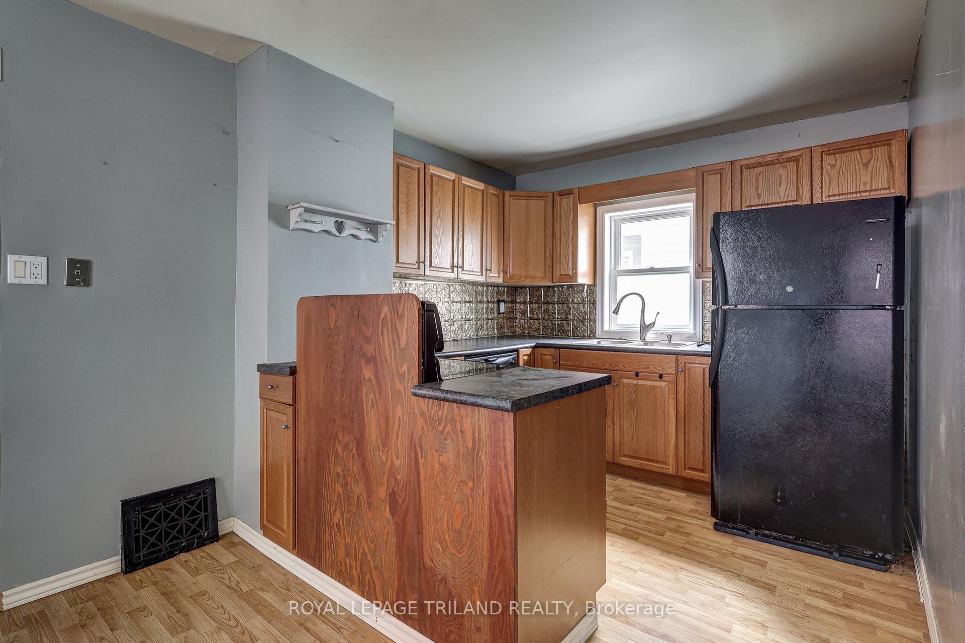 Photo 23 of 41 Chester Street, St. Thomas — HOMEH