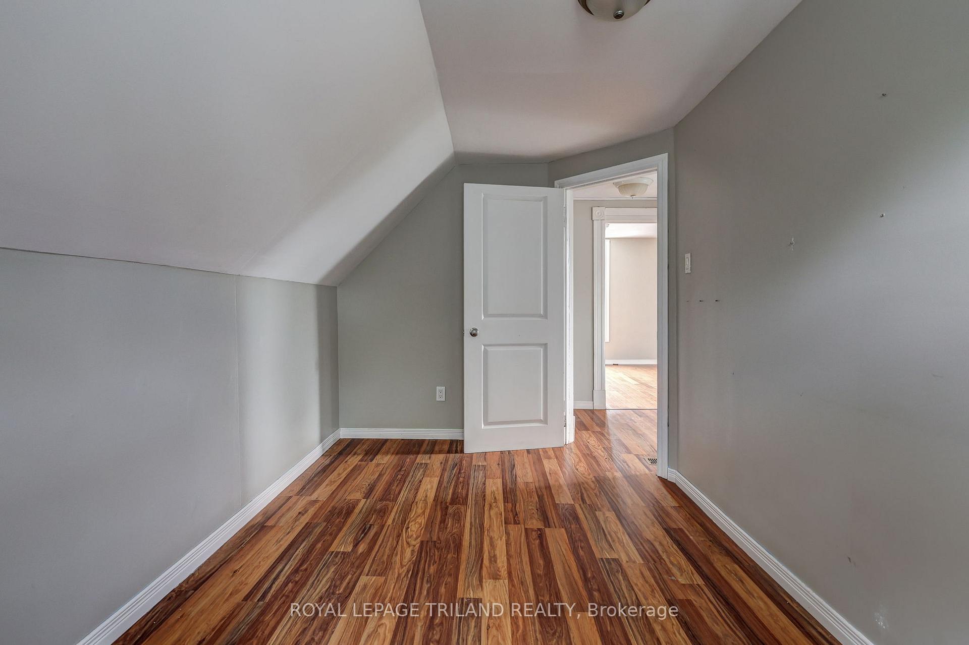 Photo 33 of 41 Chester Street, St. Thomas — HOMEH
