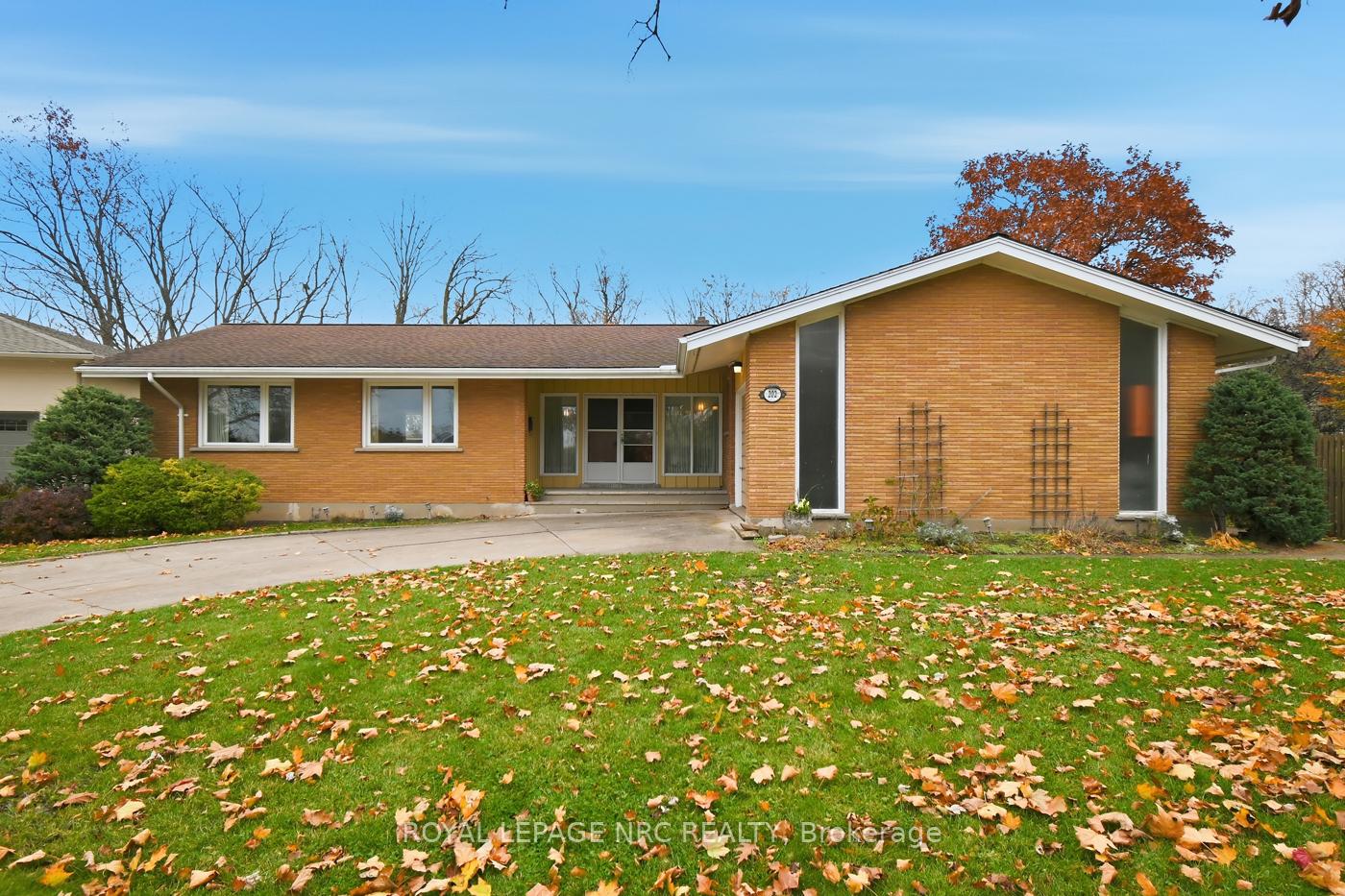 Photo 1 of 202 Woodside Drive, St. Catharines, Glendale/Glenridge — HOMEH