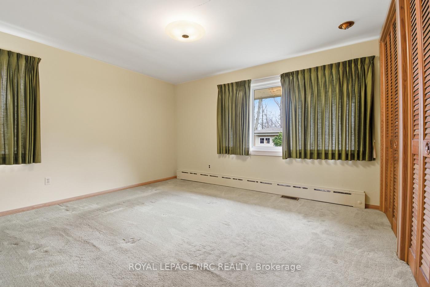 Photo 7 of 202 Woodside Drive, St. Catharines, Glendale/Glenridge — HOMEH