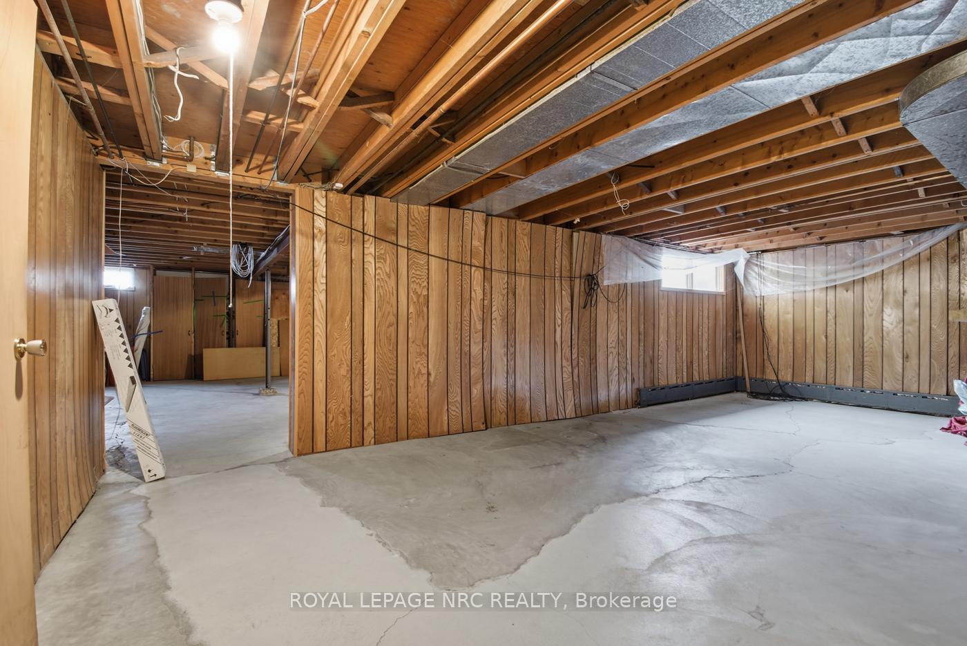 Photo 16 of 202 Woodside Drive, St. Catharines, Glendale/Glenridge — HOMEH