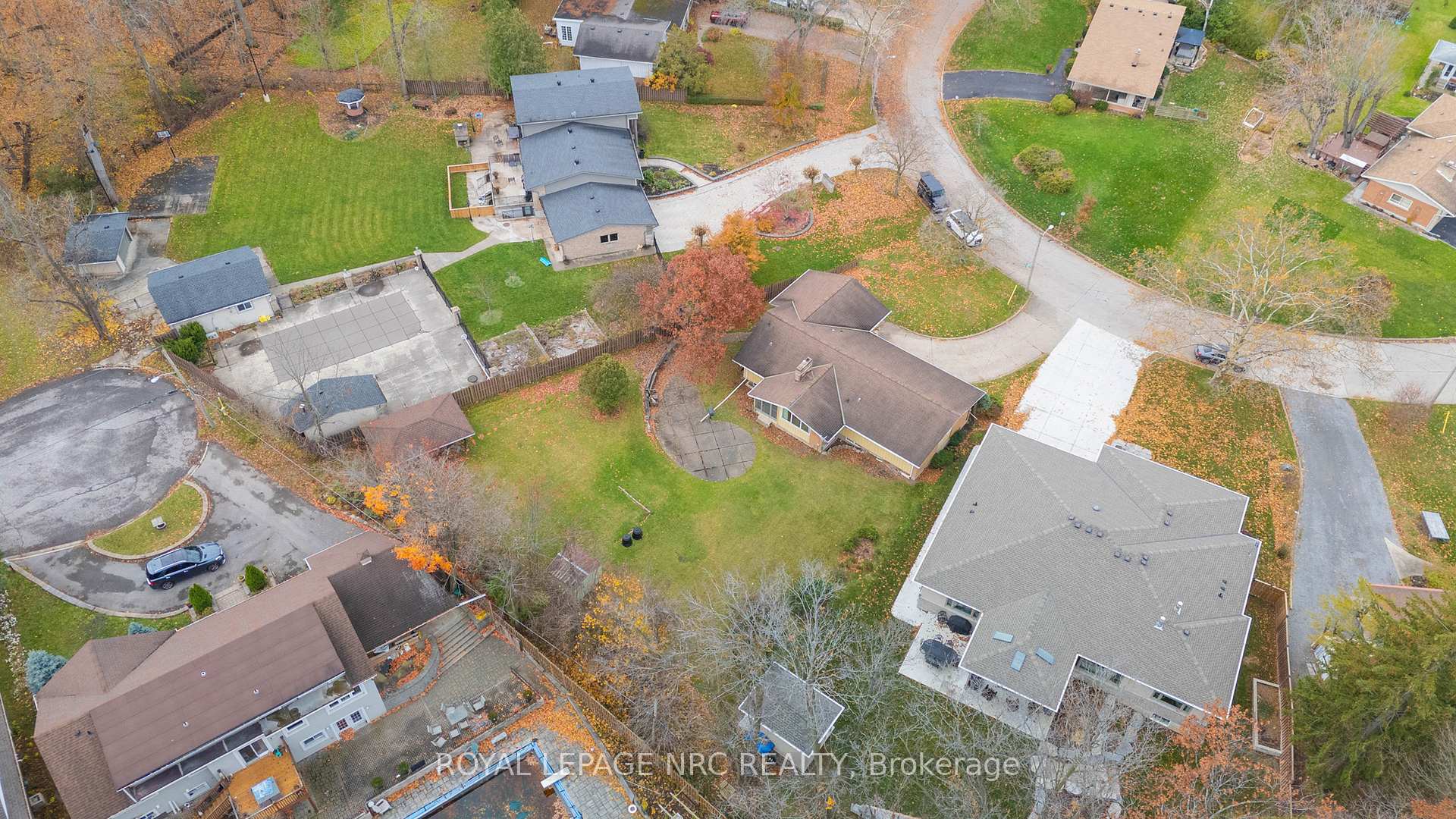 Photo 19 of 202 Woodside Drive, St. Catharines, Glendale/Glenridge — HOMEH