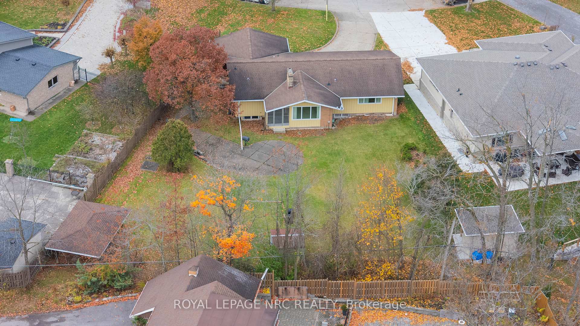Photo 20 of 202 Woodside Drive, St. Catharines, Glendale/Glenridge — HOMEH