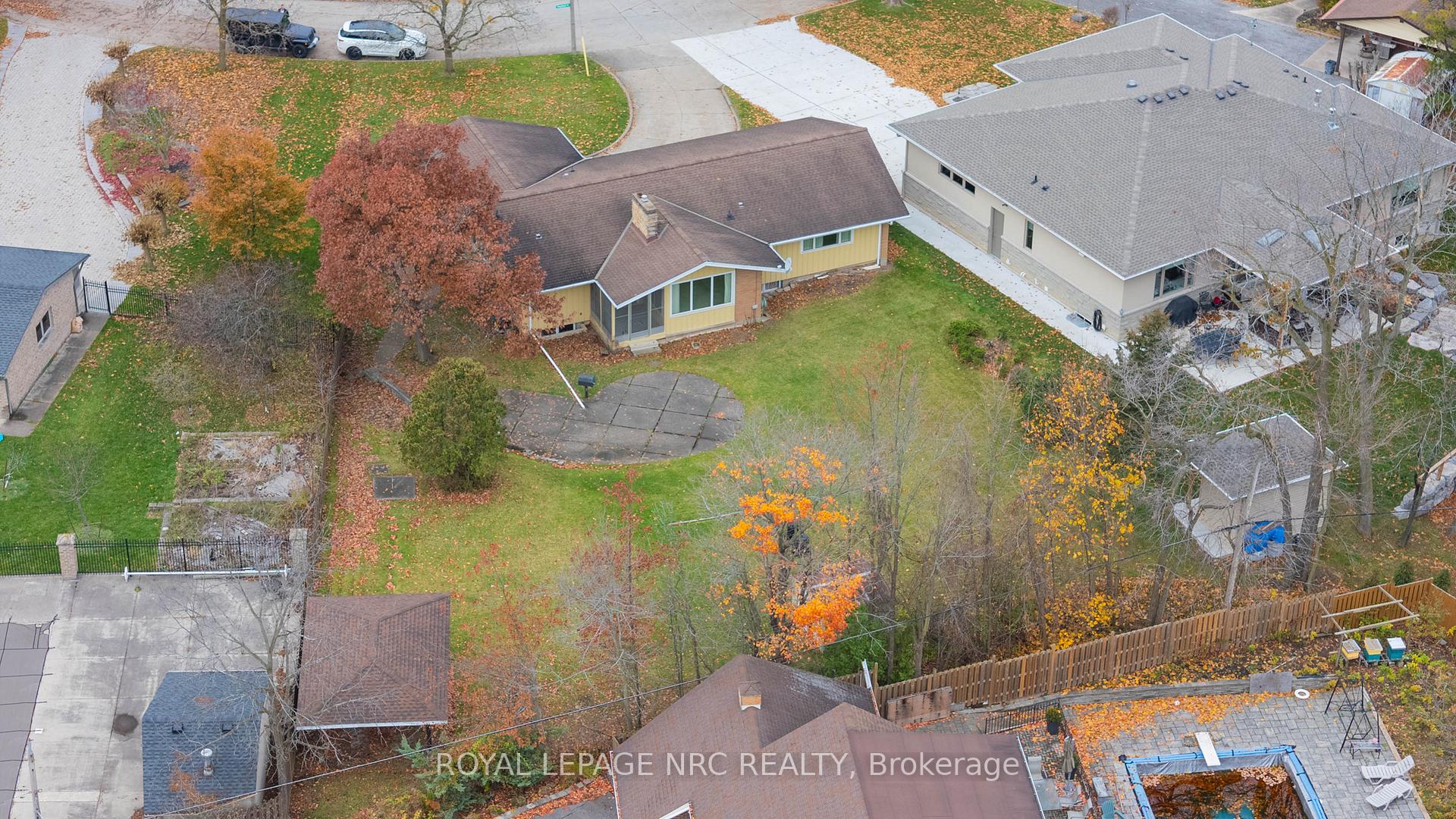 Photo 22 of 202 Woodside Drive, St. Catharines, Glendale/Glenridge — HOMEH